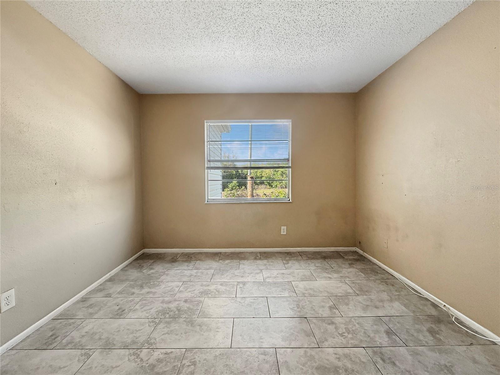 7210 N MANHATTAN AVE #2524