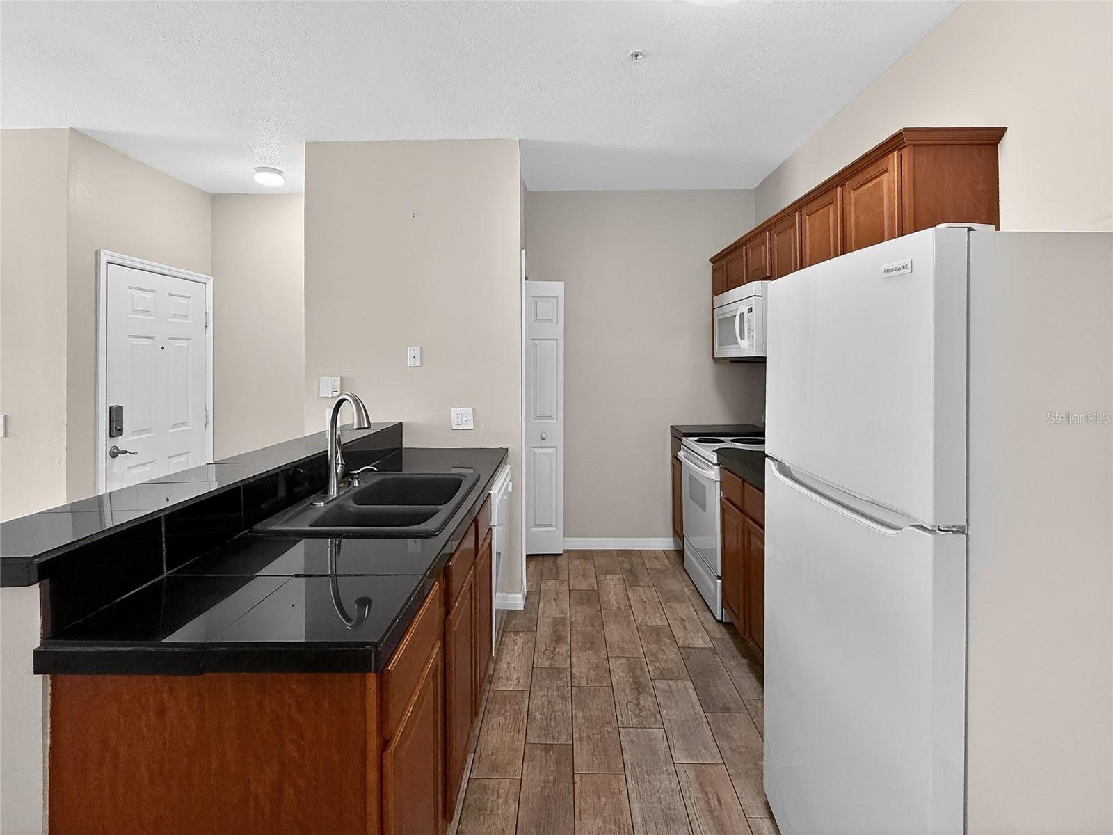 16305 ENCLAVE VILLAGE DR #102