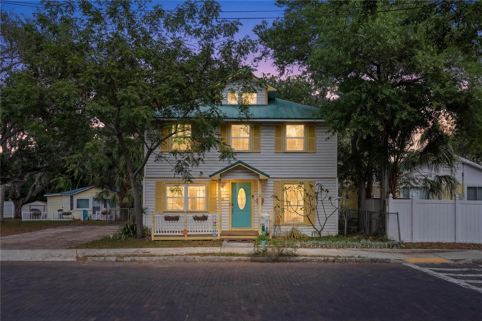 516 5TH AVE N