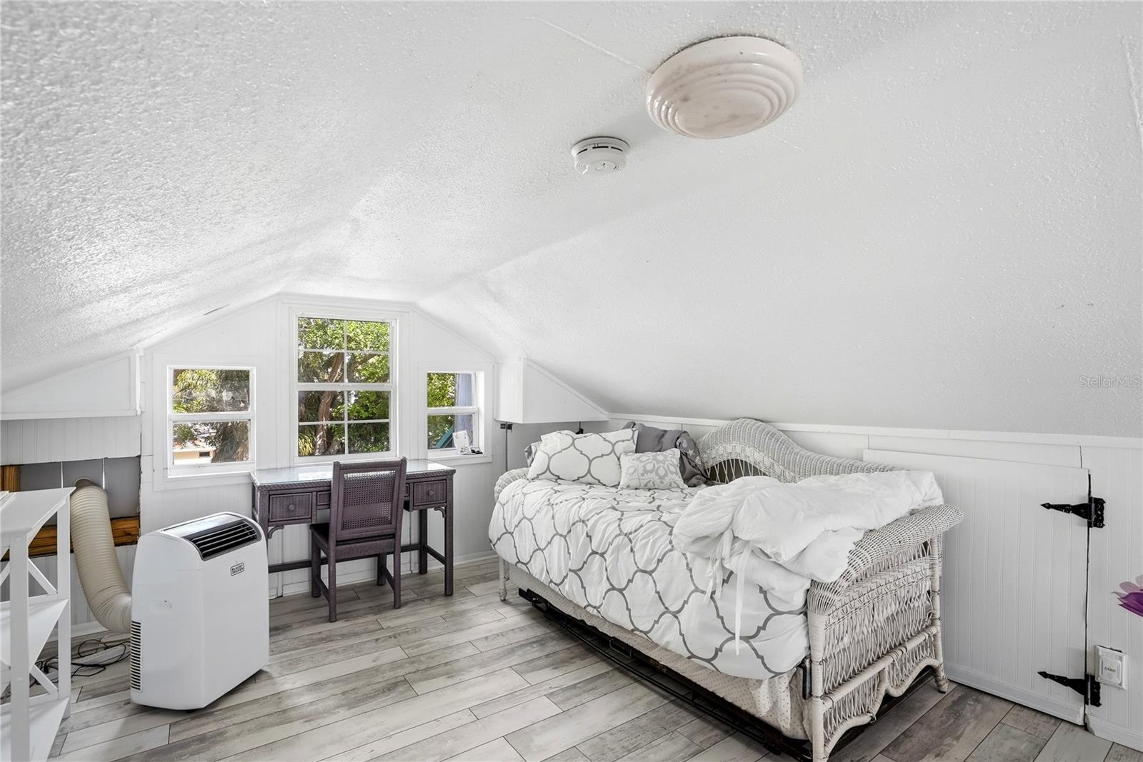 516 5TH AVE N