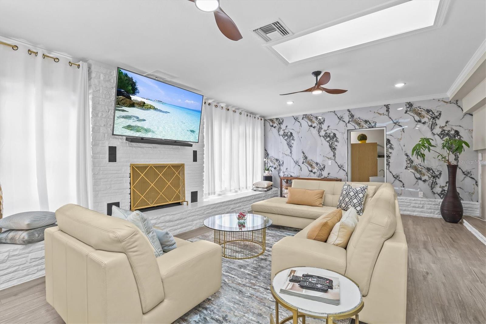 231 LIME CIR S