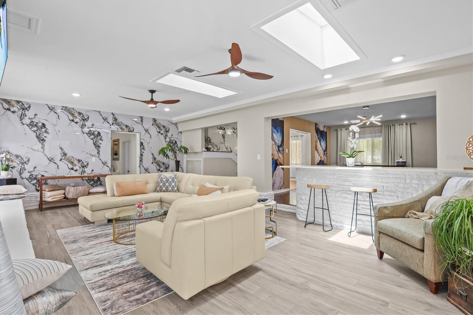 231 LIME CIR S