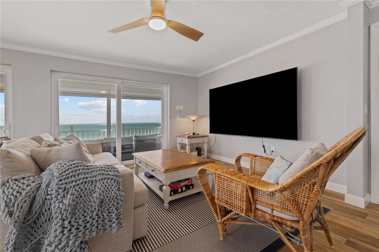 555 GULF WAY #6S