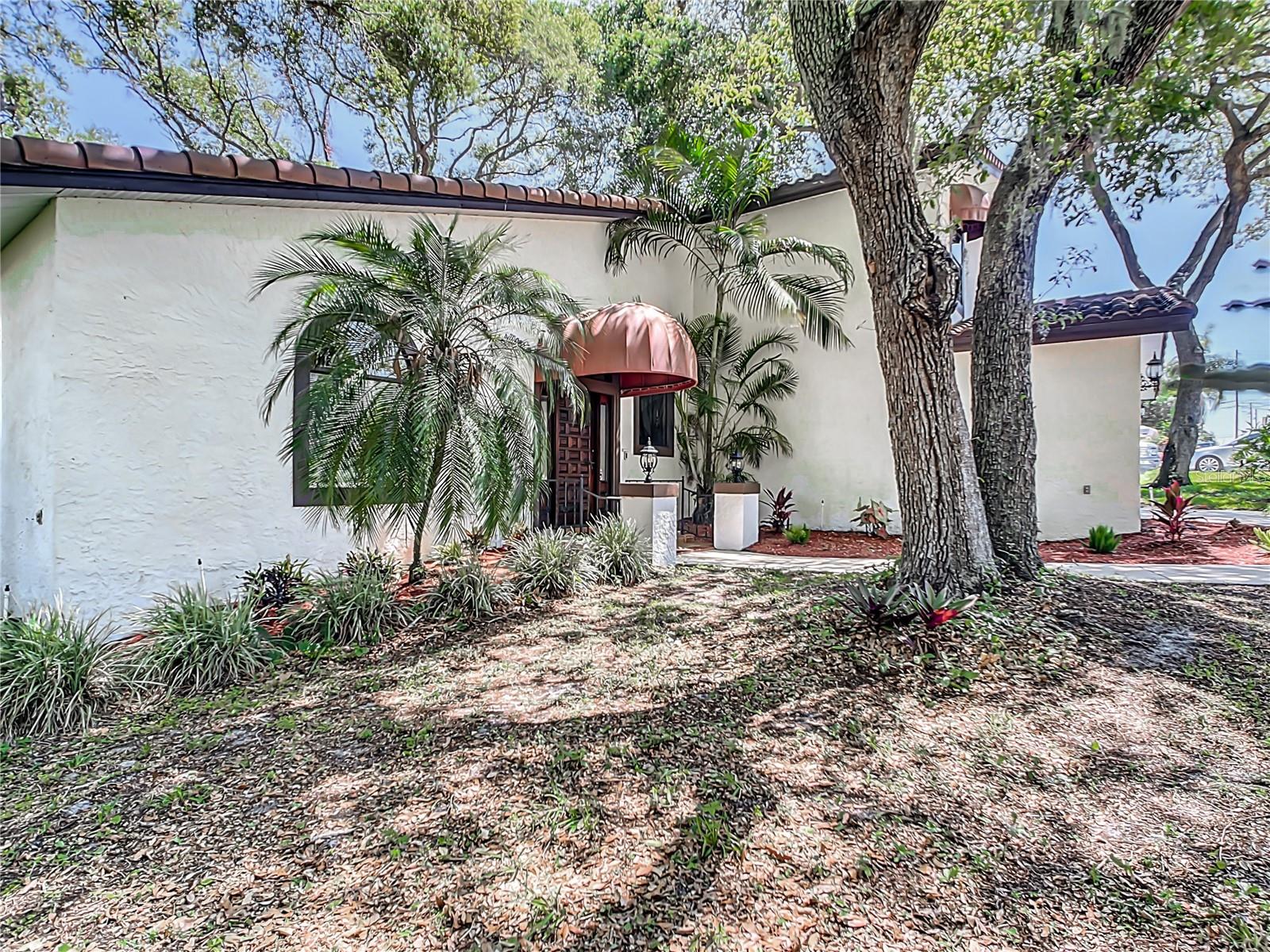 863 HARBOR HILL DR