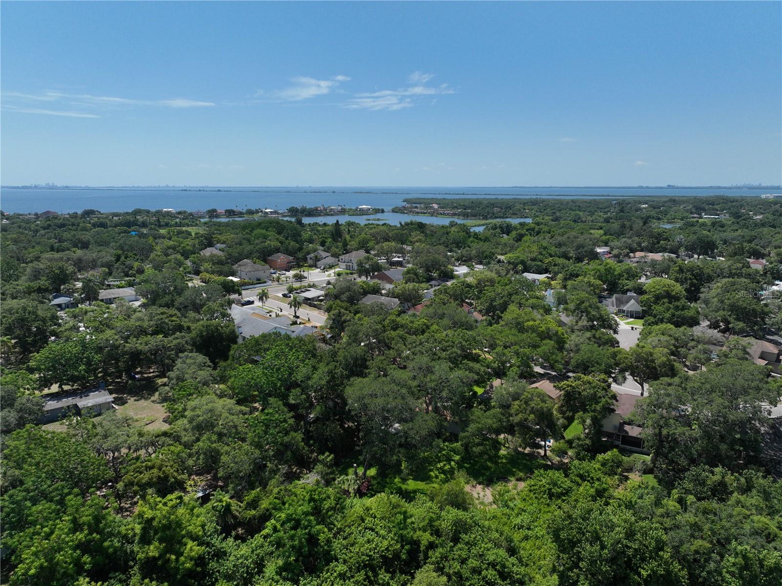 863 HARBOR HILL DR
