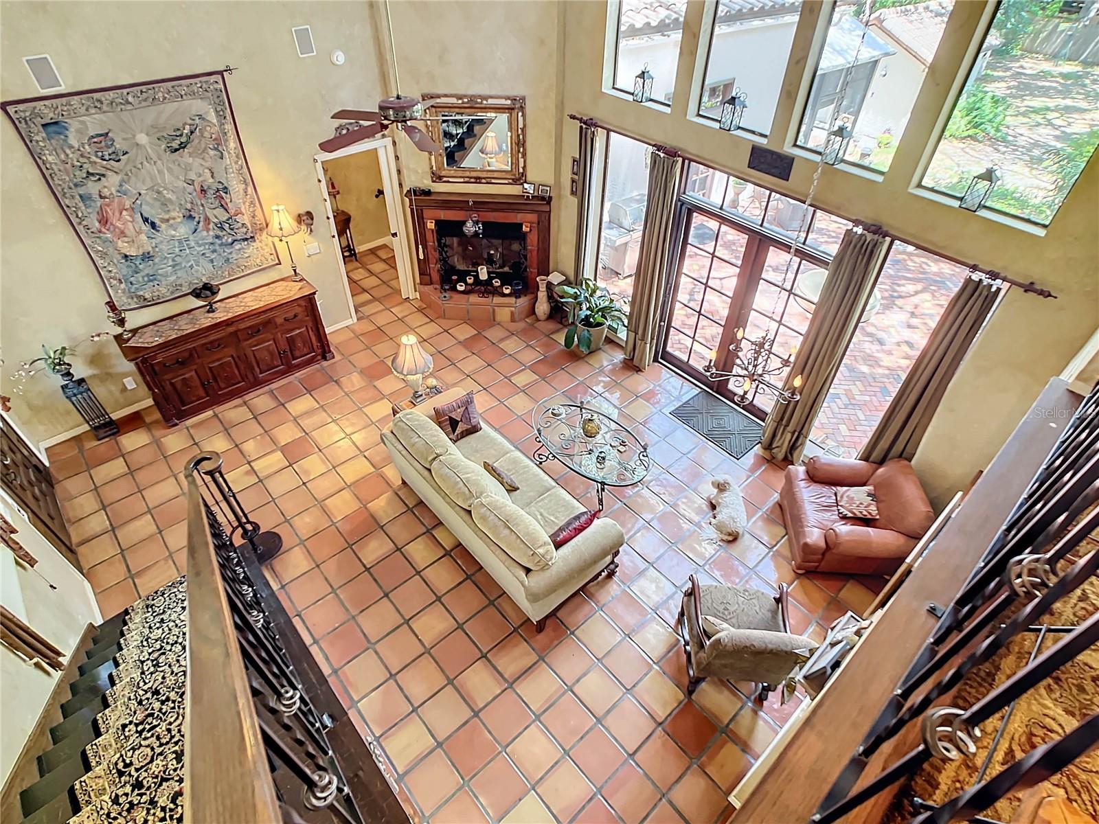 863 HARBOR HILL DR
