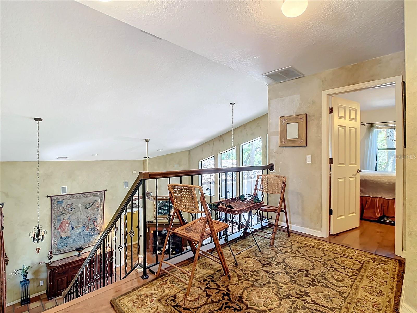 863 HARBOR HILL DR
