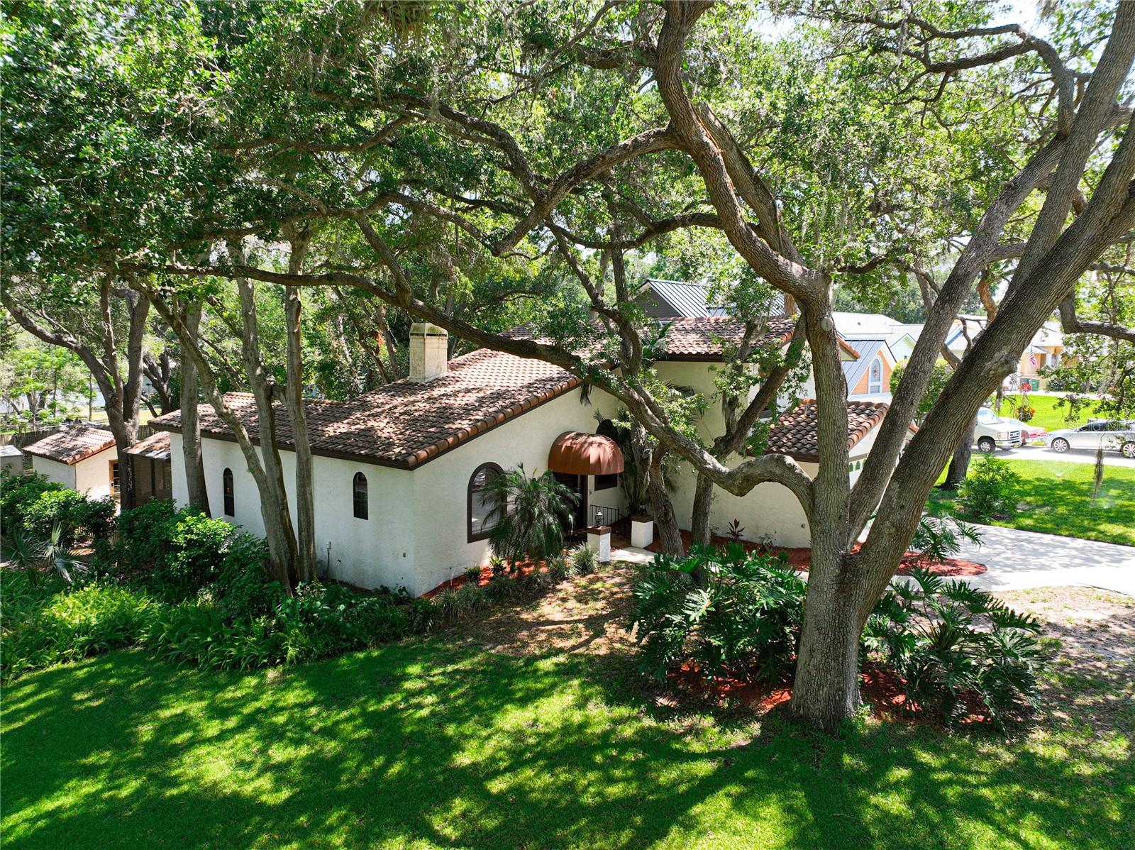 863 HARBOR HILL DR