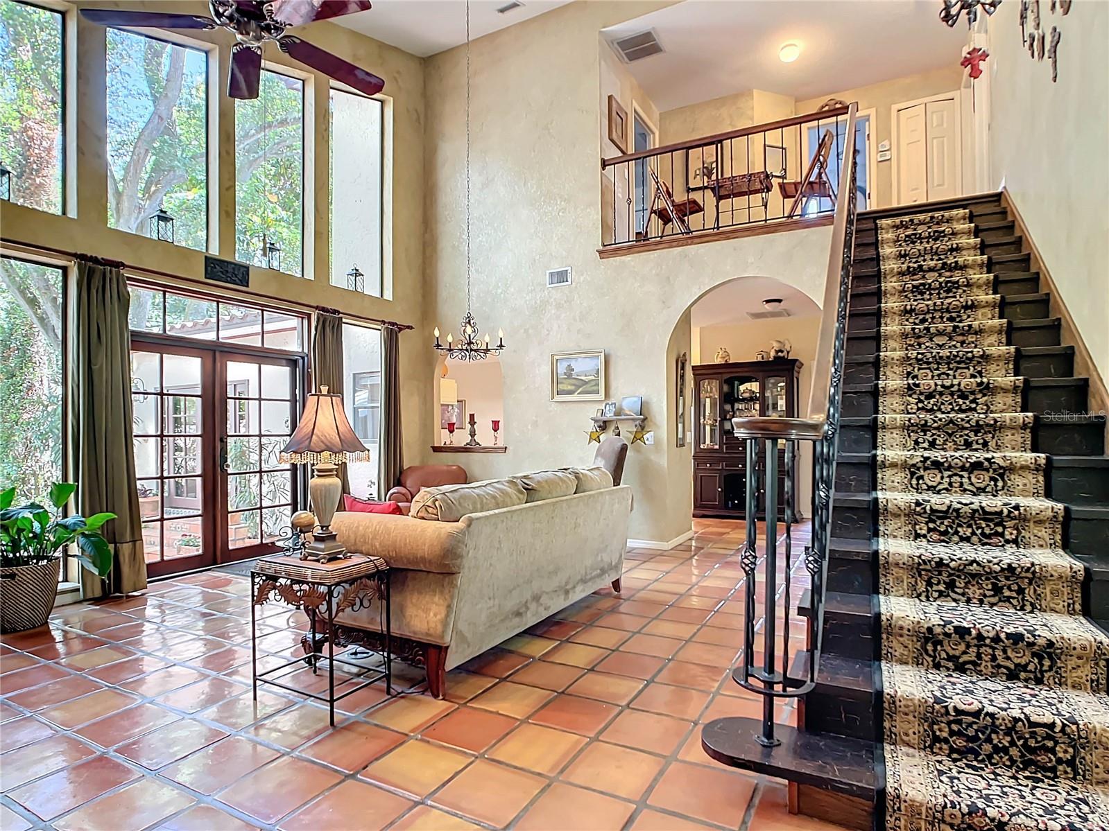 863 HARBOR HILL DR