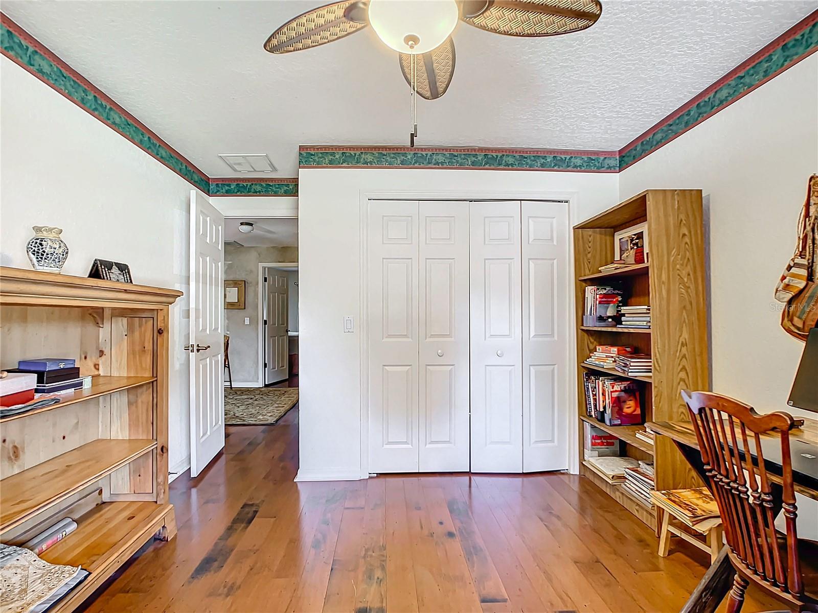 863 HARBOR HILL DR