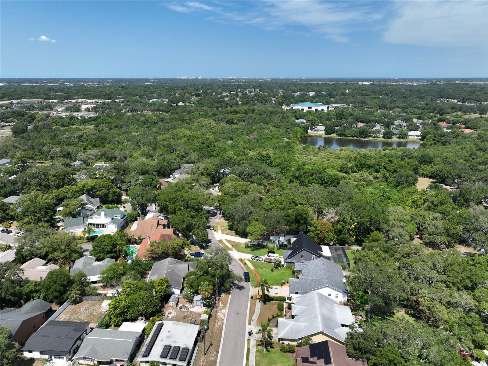 863 HARBOR HILL DR