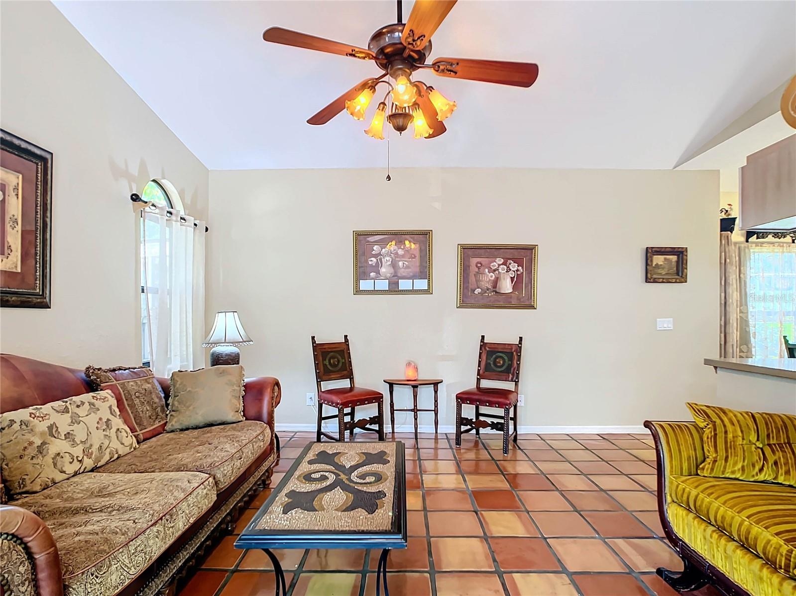 863 HARBOR HILL DR