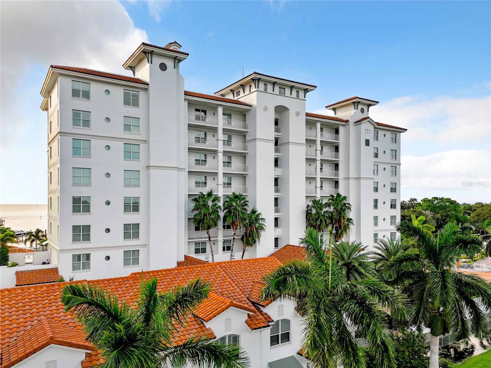 1325 SNELL ISLE BLVD NE #802