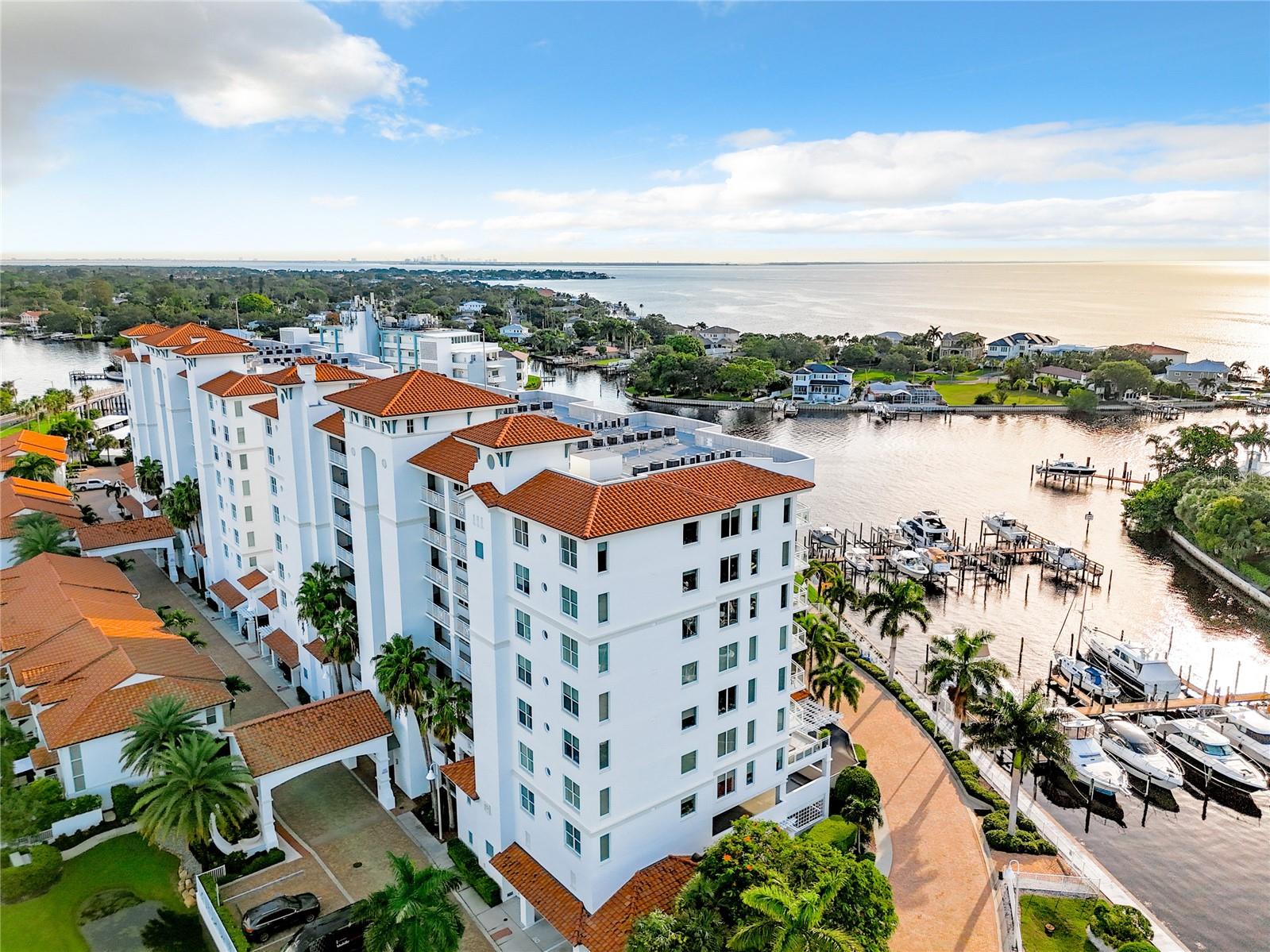 1325 SNELL ISLE BLVD NE #802
