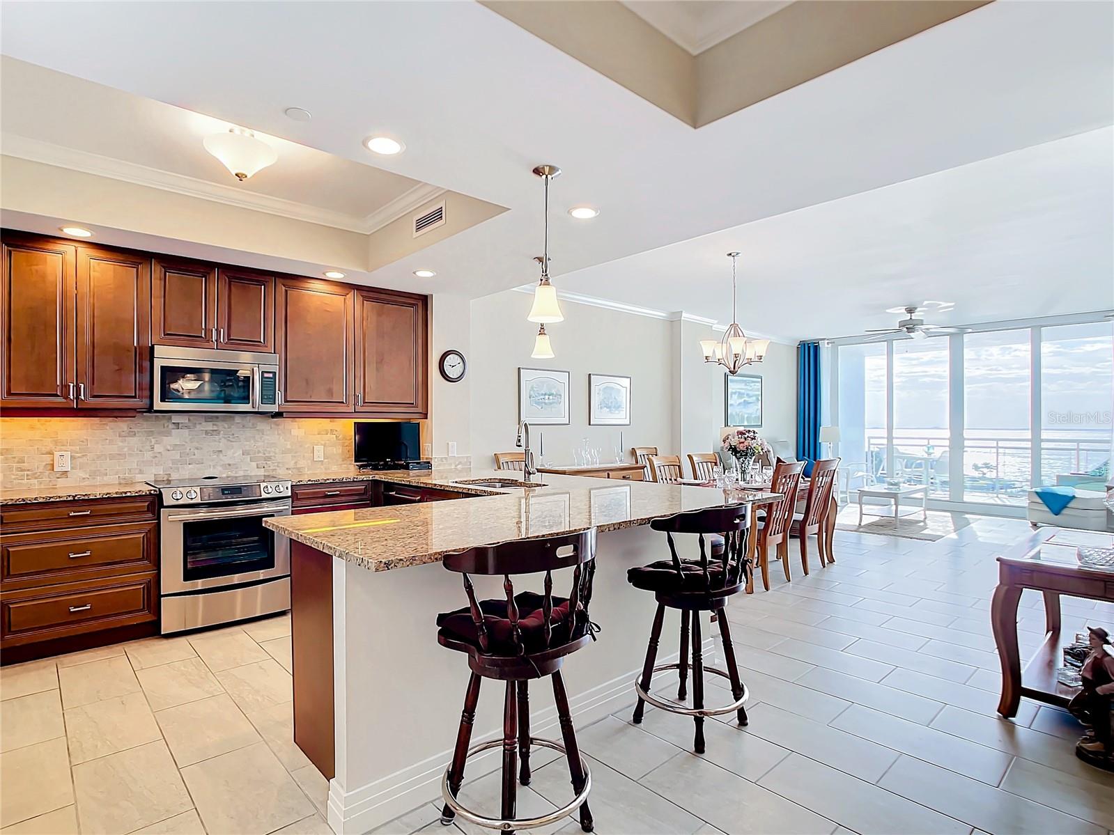 1325 SNELL ISLE BLVD NE #802