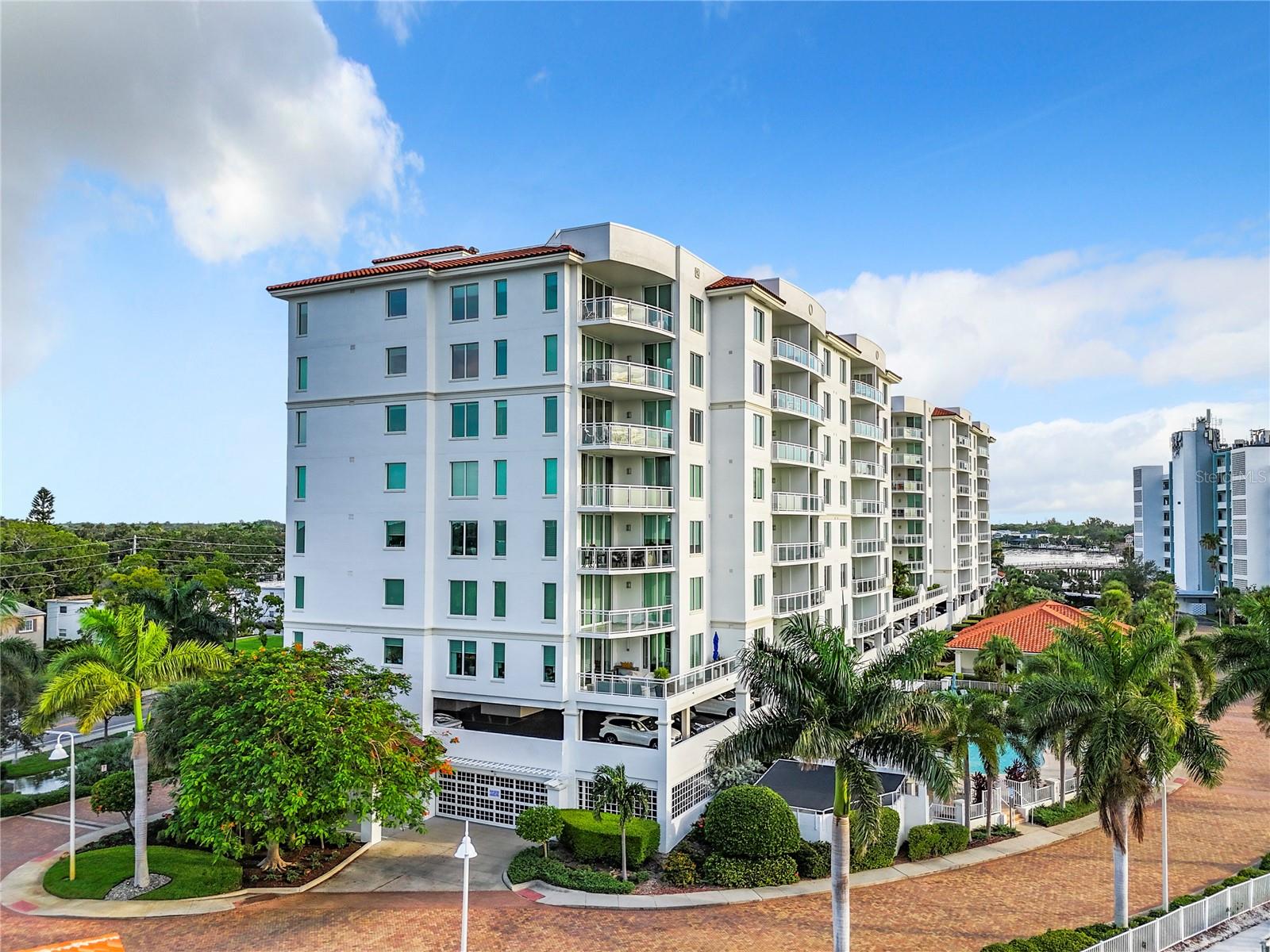 1325 SNELL ISLE BLVD NE #802