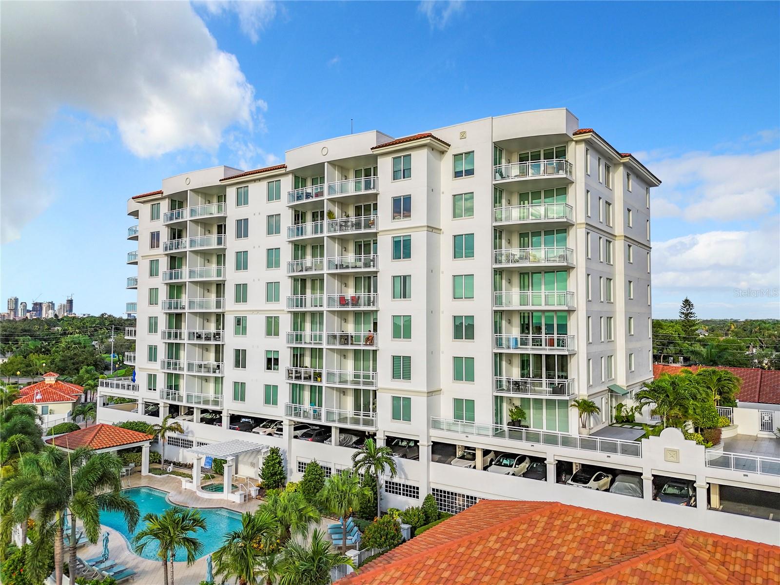 1325 SNELL ISLE BLVD NE #802