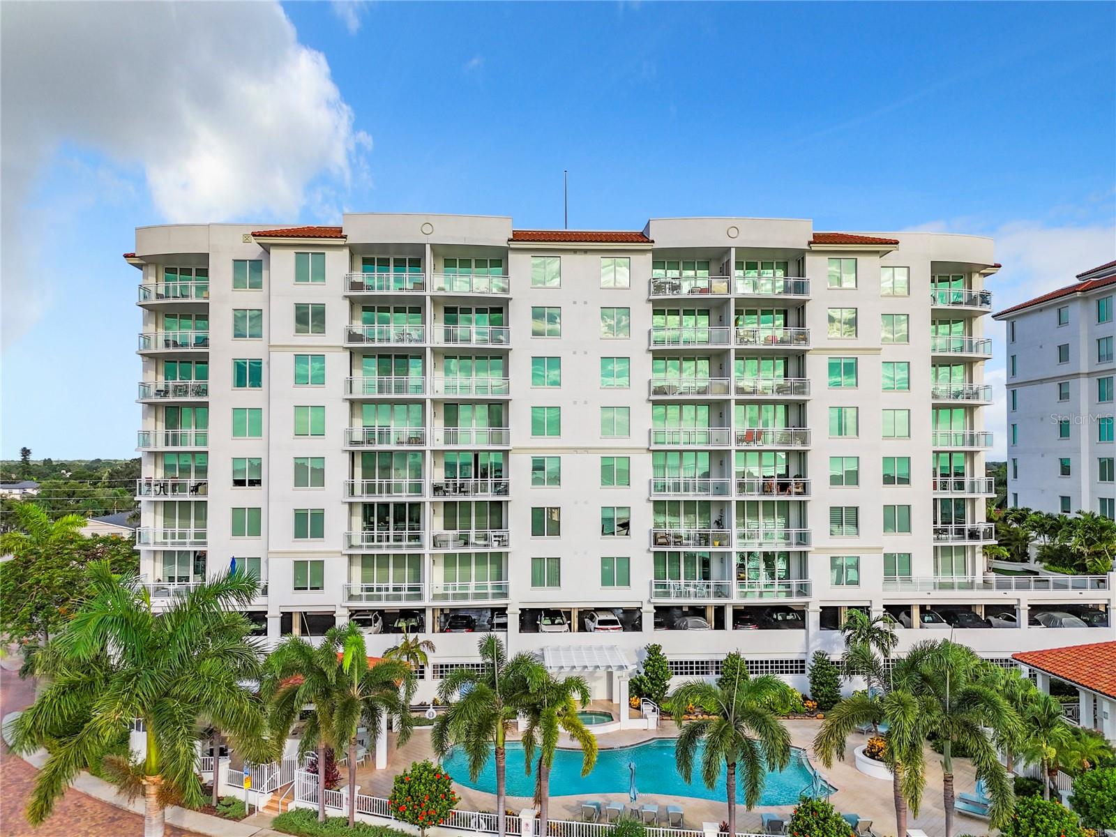 1325 SNELL ISLE BLVD NE #802