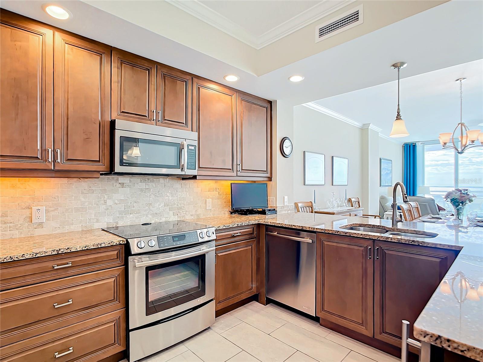 1325 SNELL ISLE BLVD NE #802