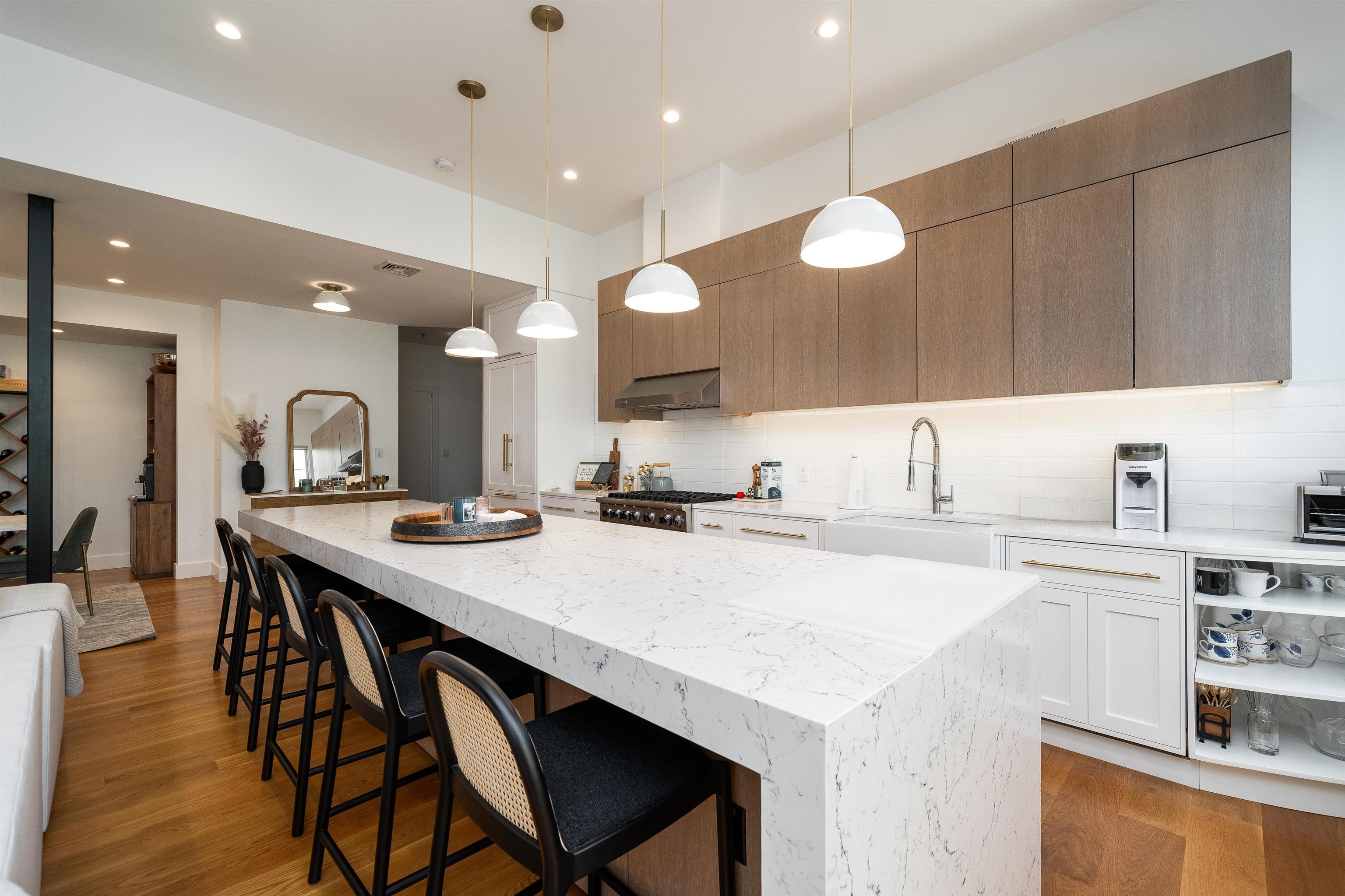 101 PARK AVE Unit: PHN