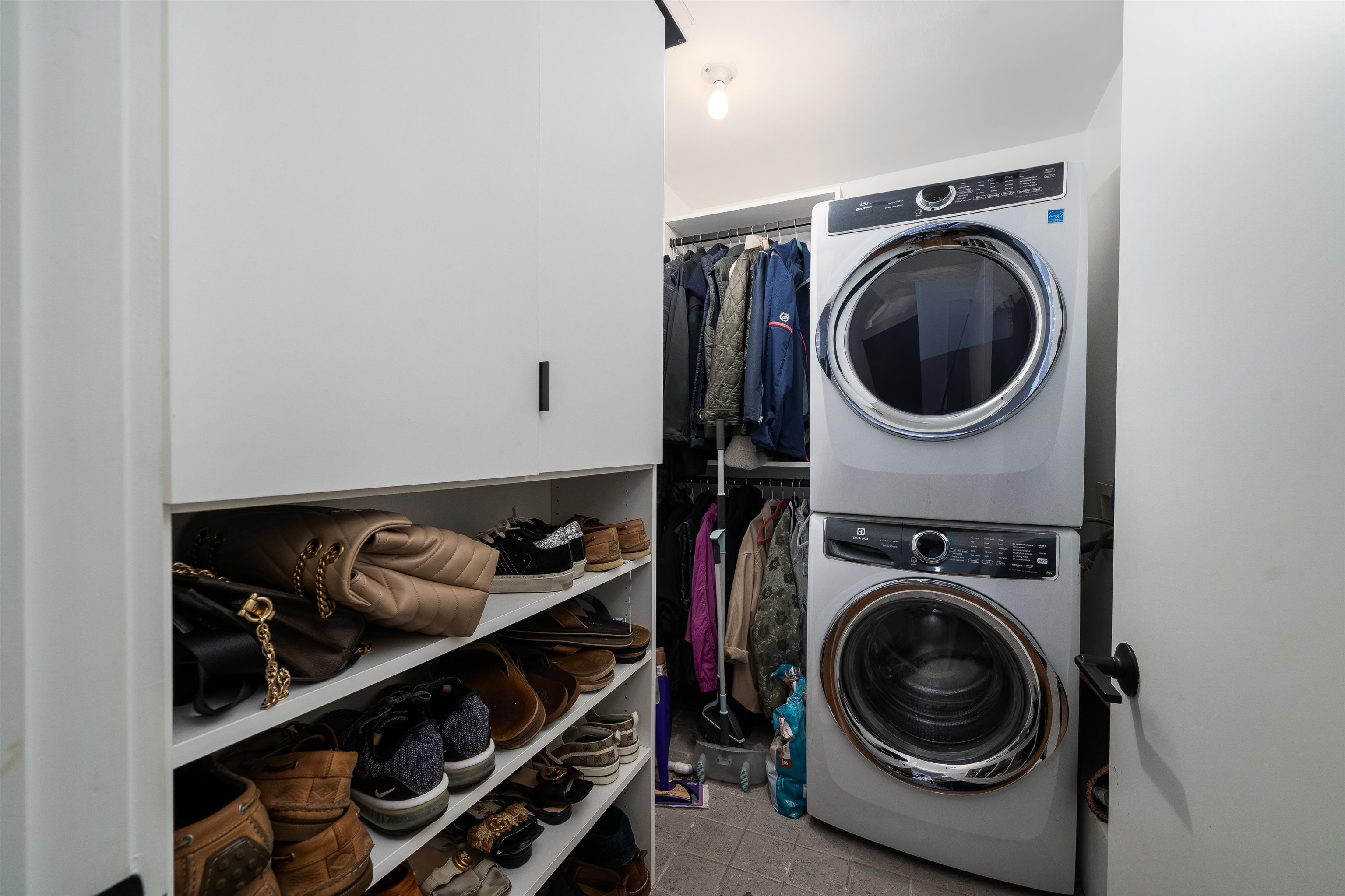101 PARK AVE Unit: PHN