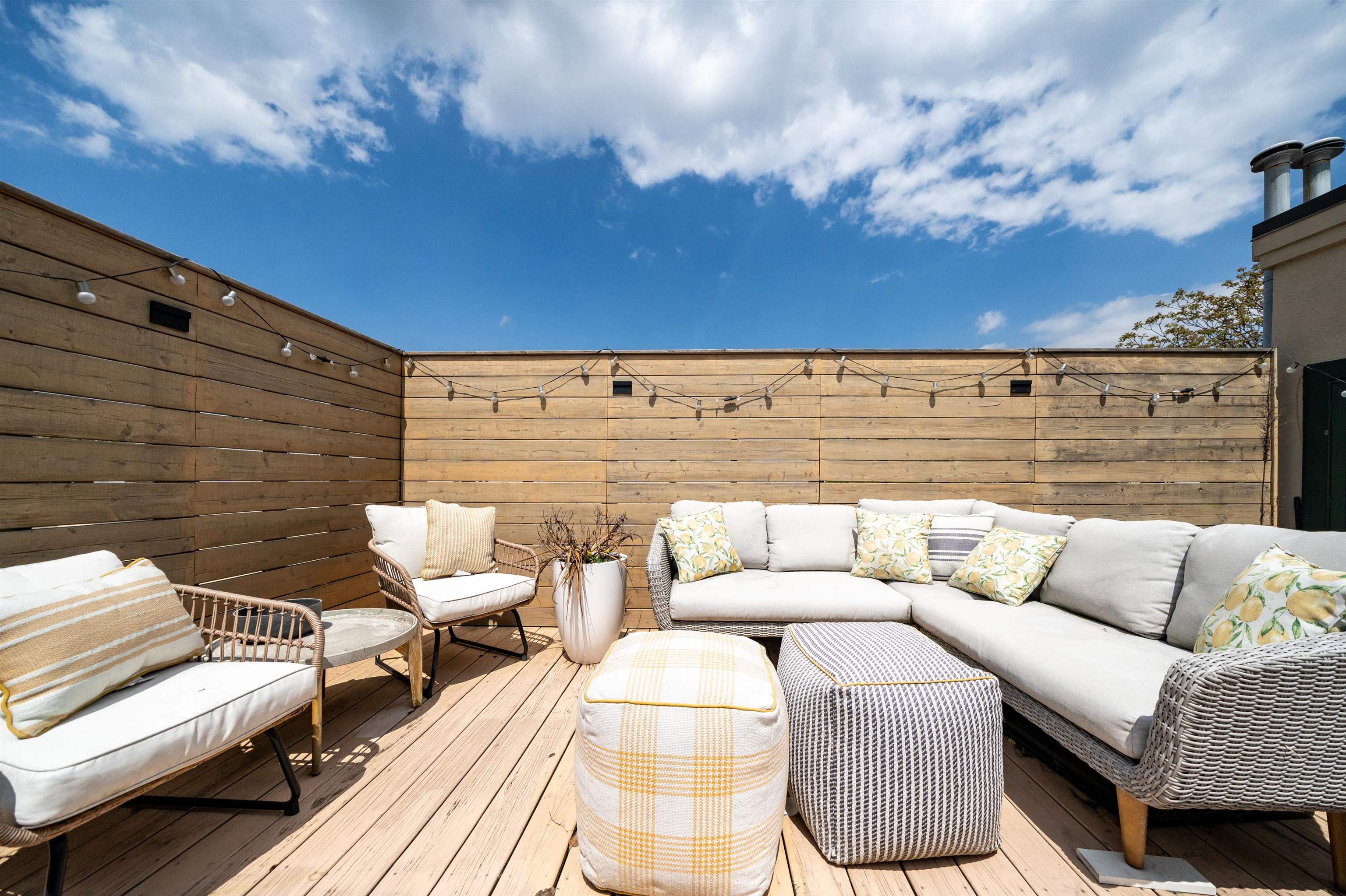101 PARK AVE Unit: PHN