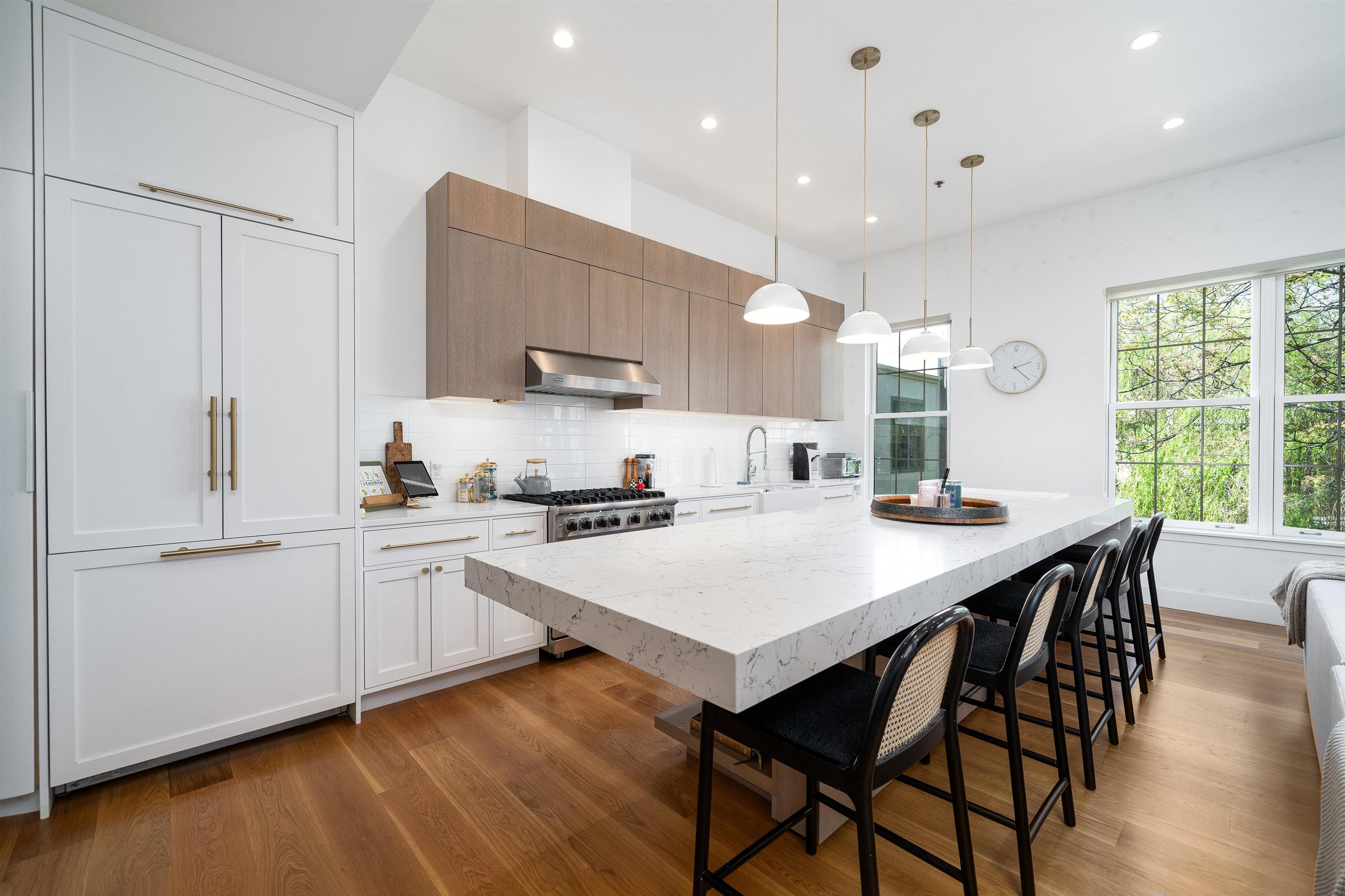 101 PARK AVE Unit: PHN