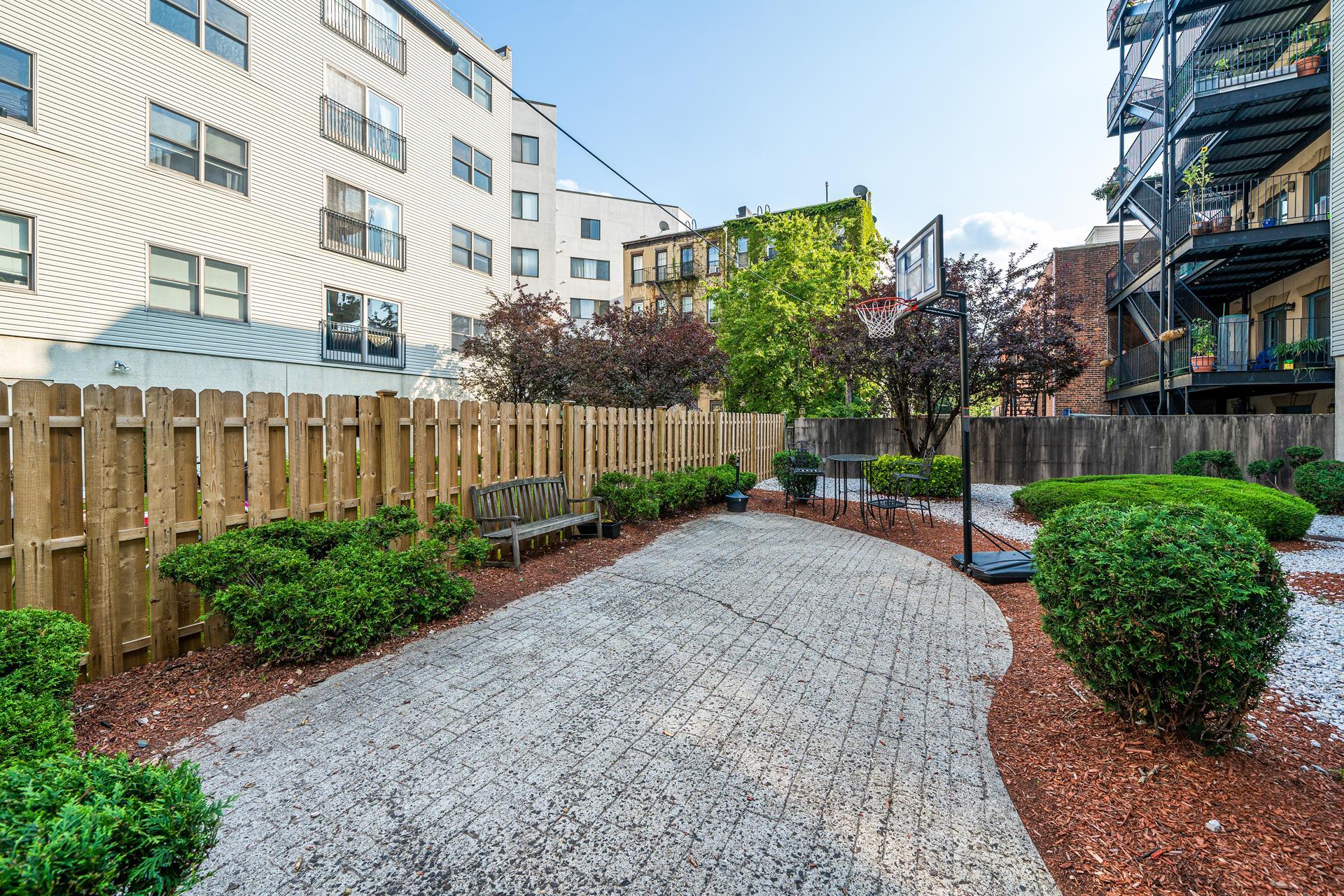 109 JACKSON ST Unit: 4C