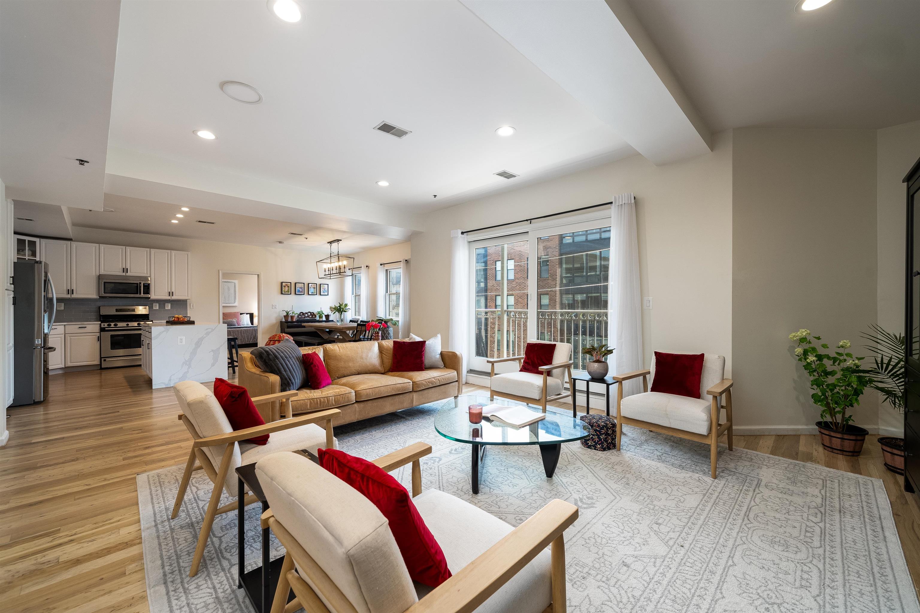 109 JACKSON ST Unit: 4C