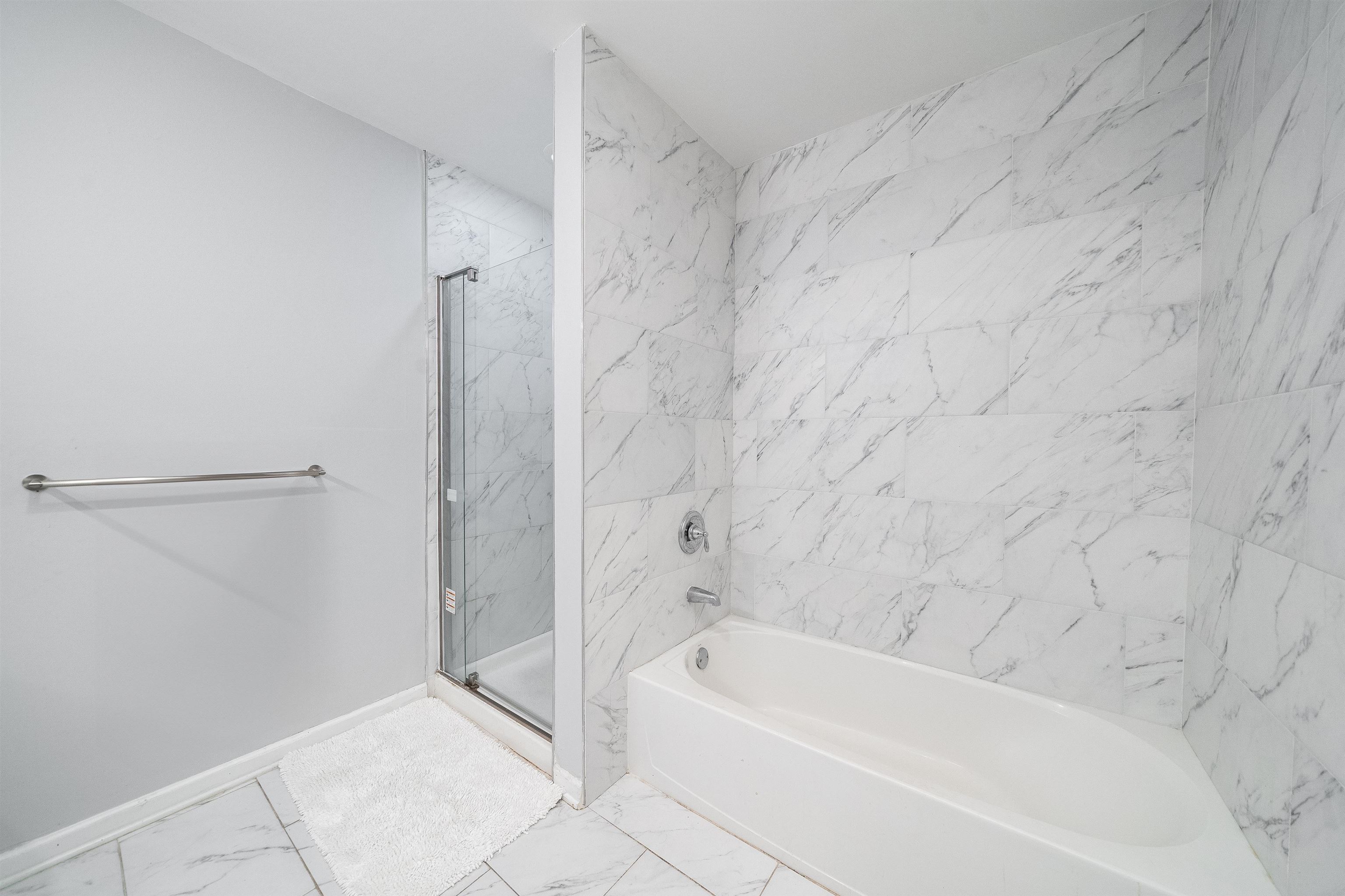 109 JACKSON ST Unit: 4C