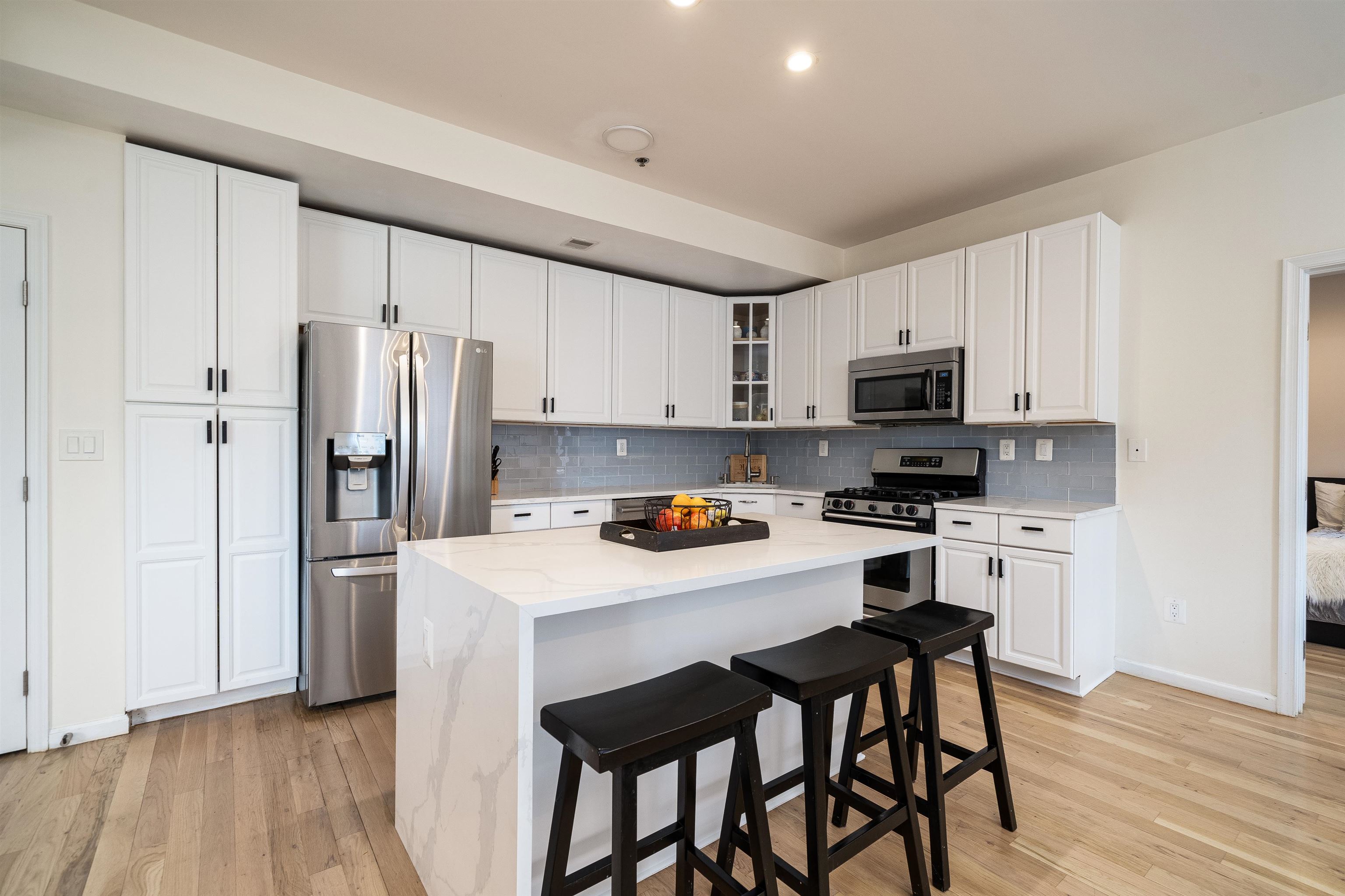 109 JACKSON ST Unit: 4C