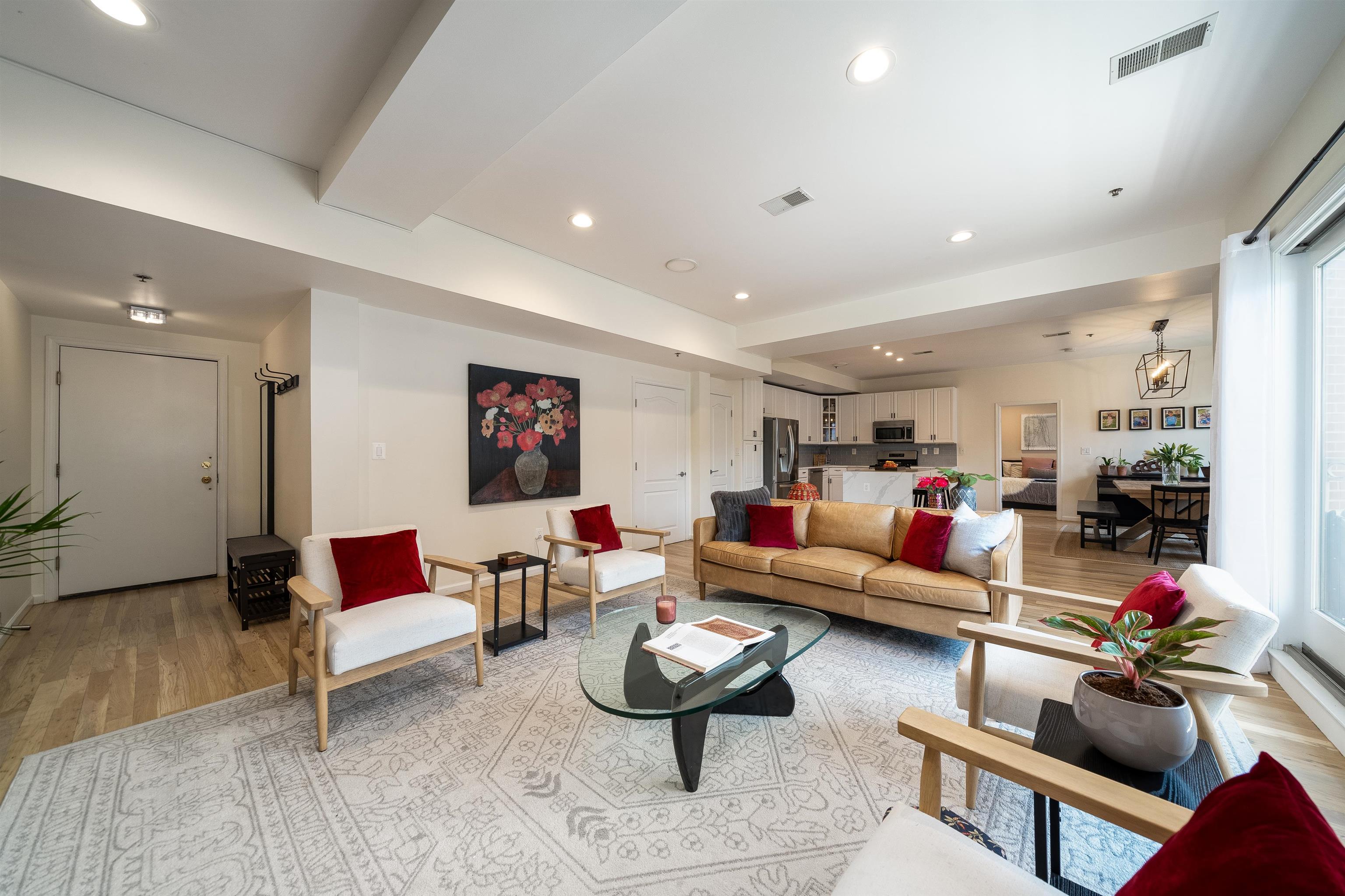 109 JACKSON ST Unit: 4C
