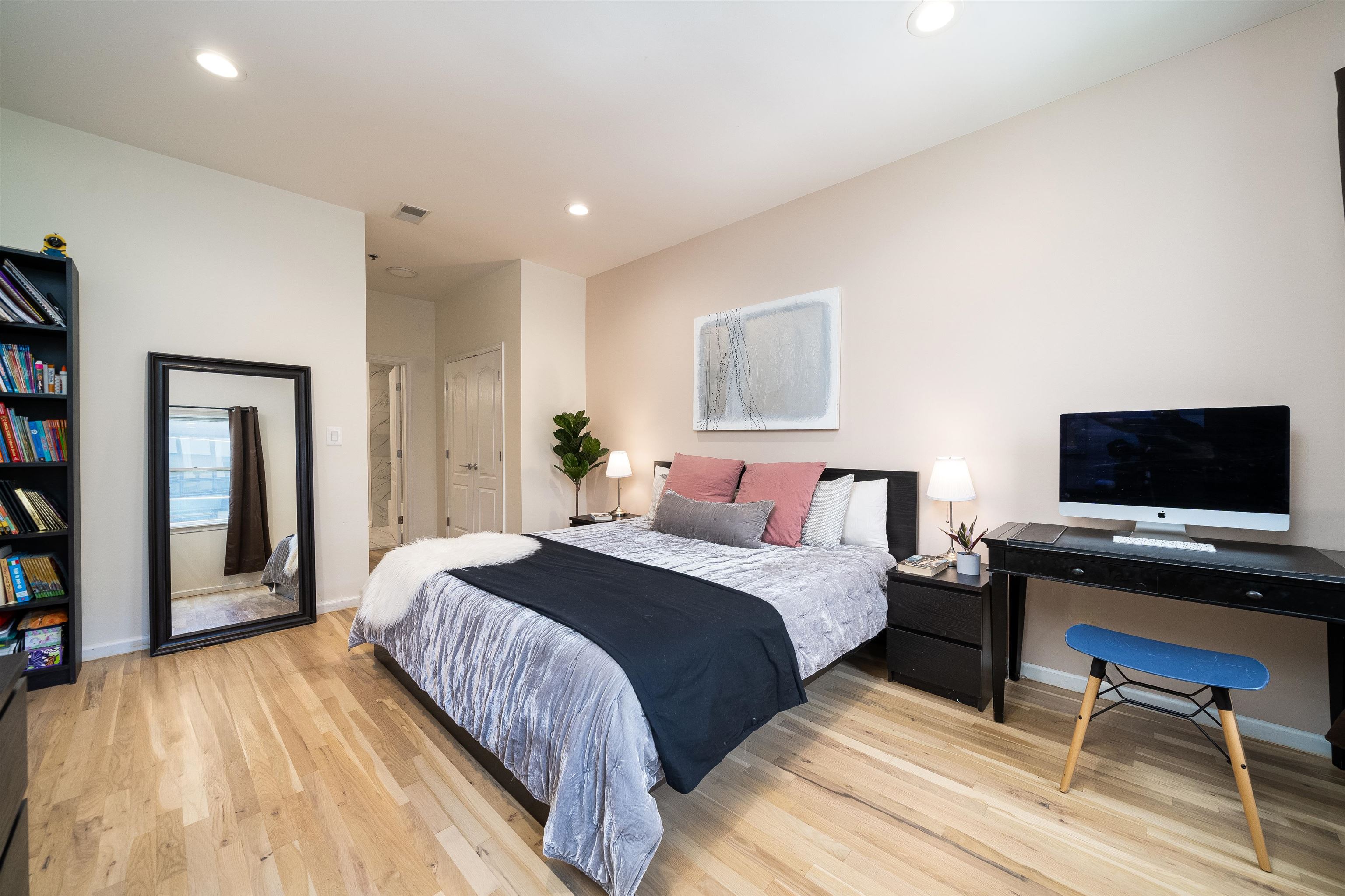 109 JACKSON ST Unit: 4C