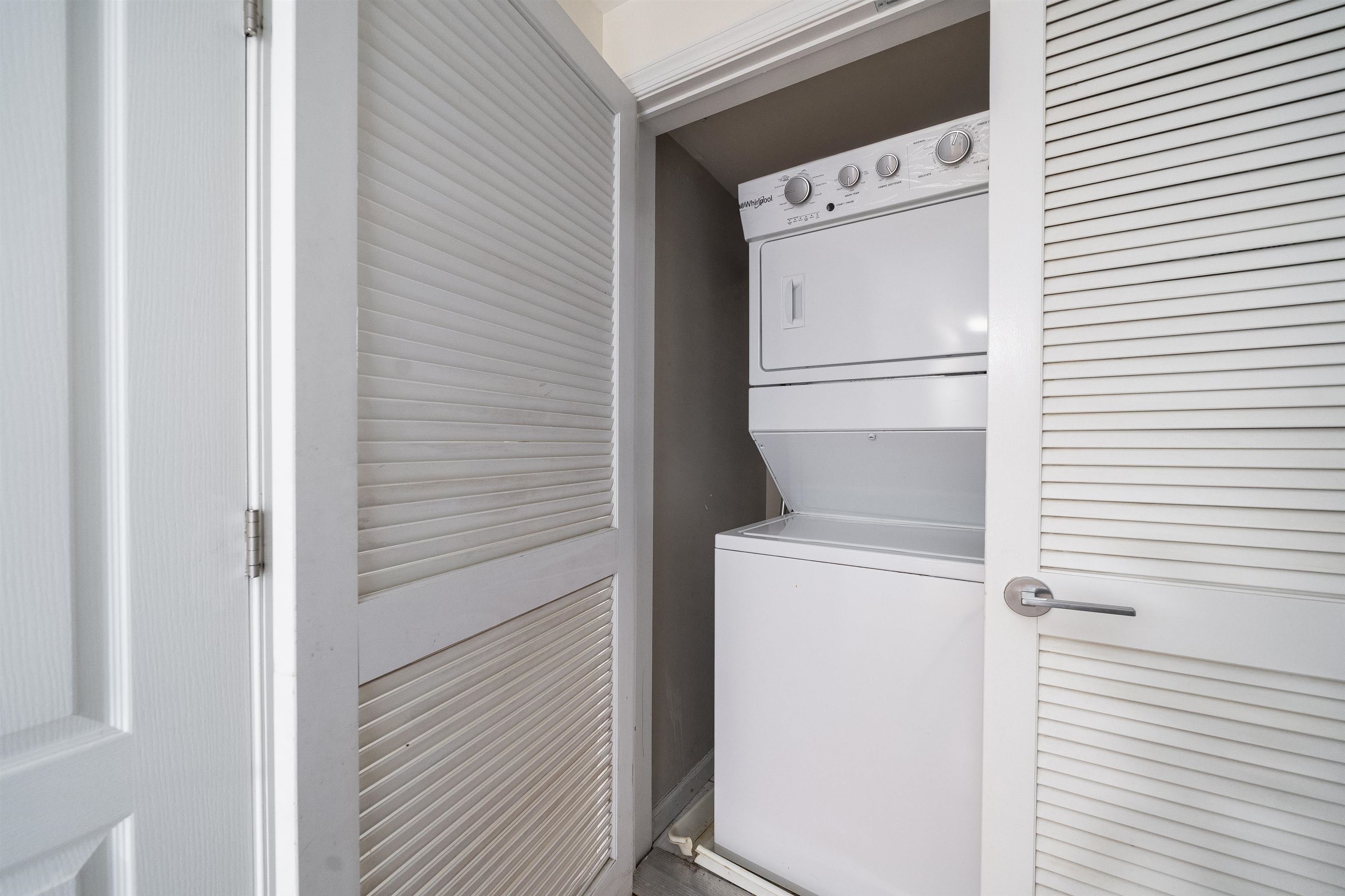 109 JACKSON ST Unit: 4C
