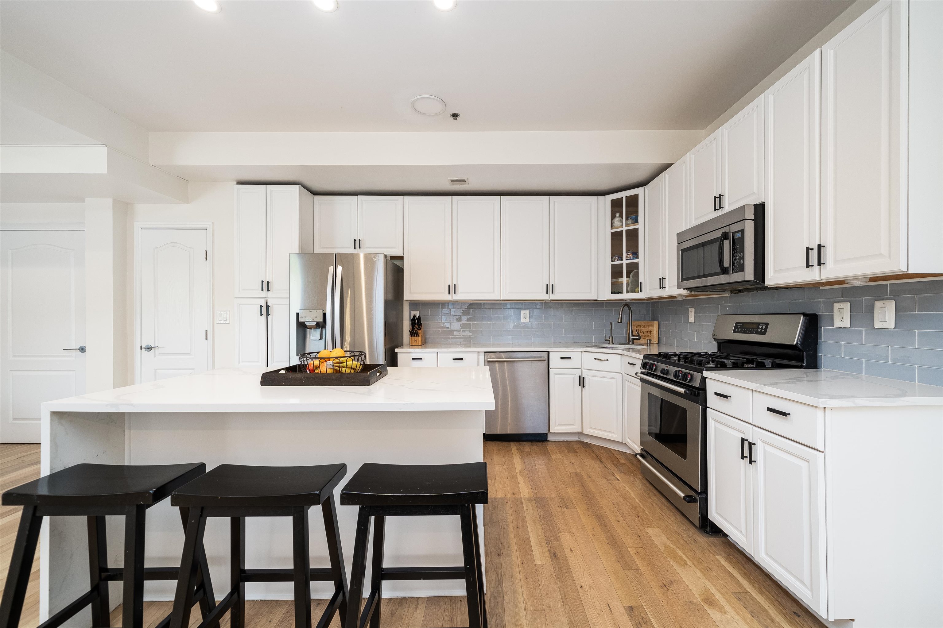 109 JACKSON ST Unit: 4C