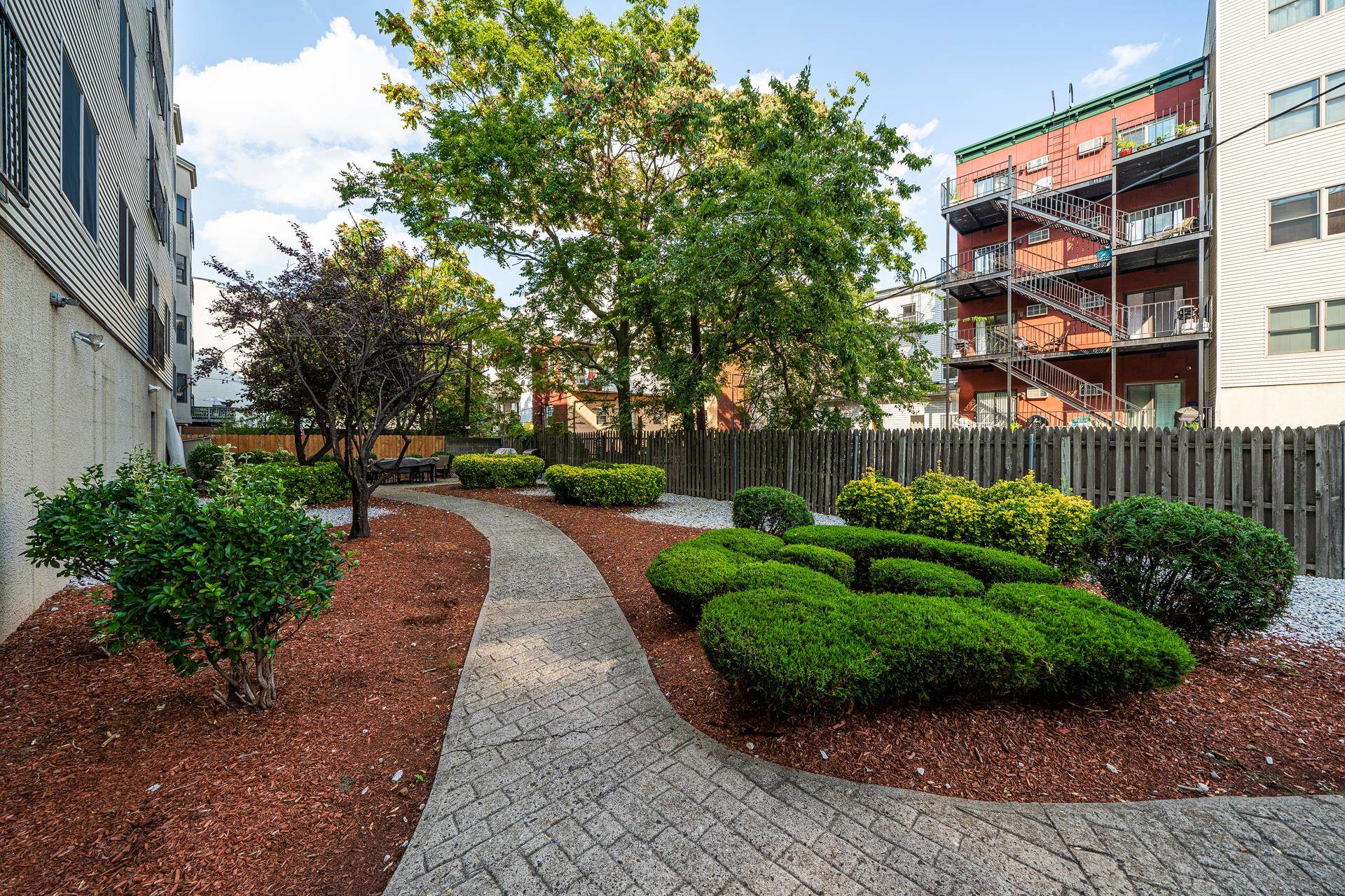 109 JACKSON ST Unit: 4C