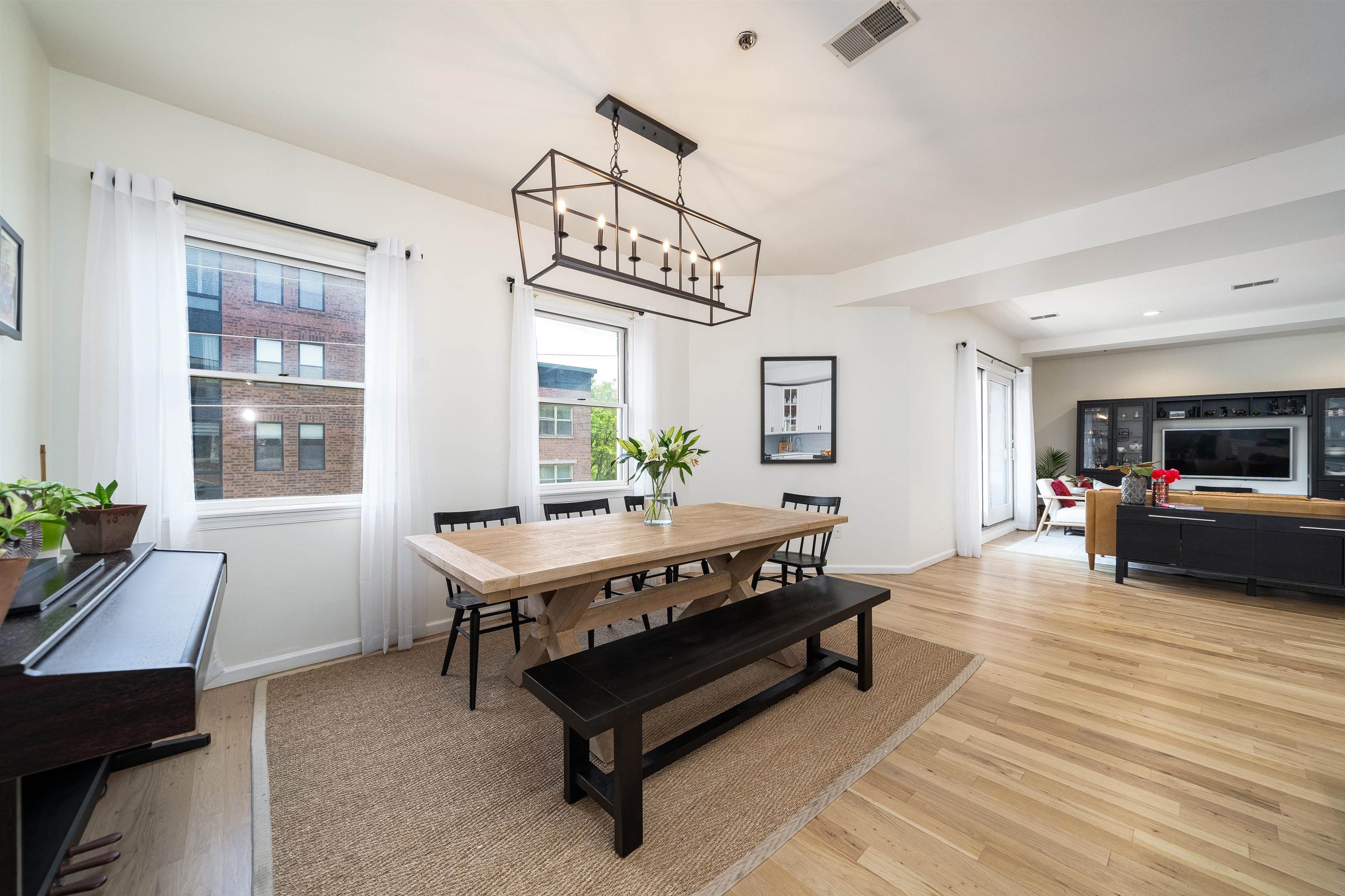 109 JACKSON ST Unit: 4C
