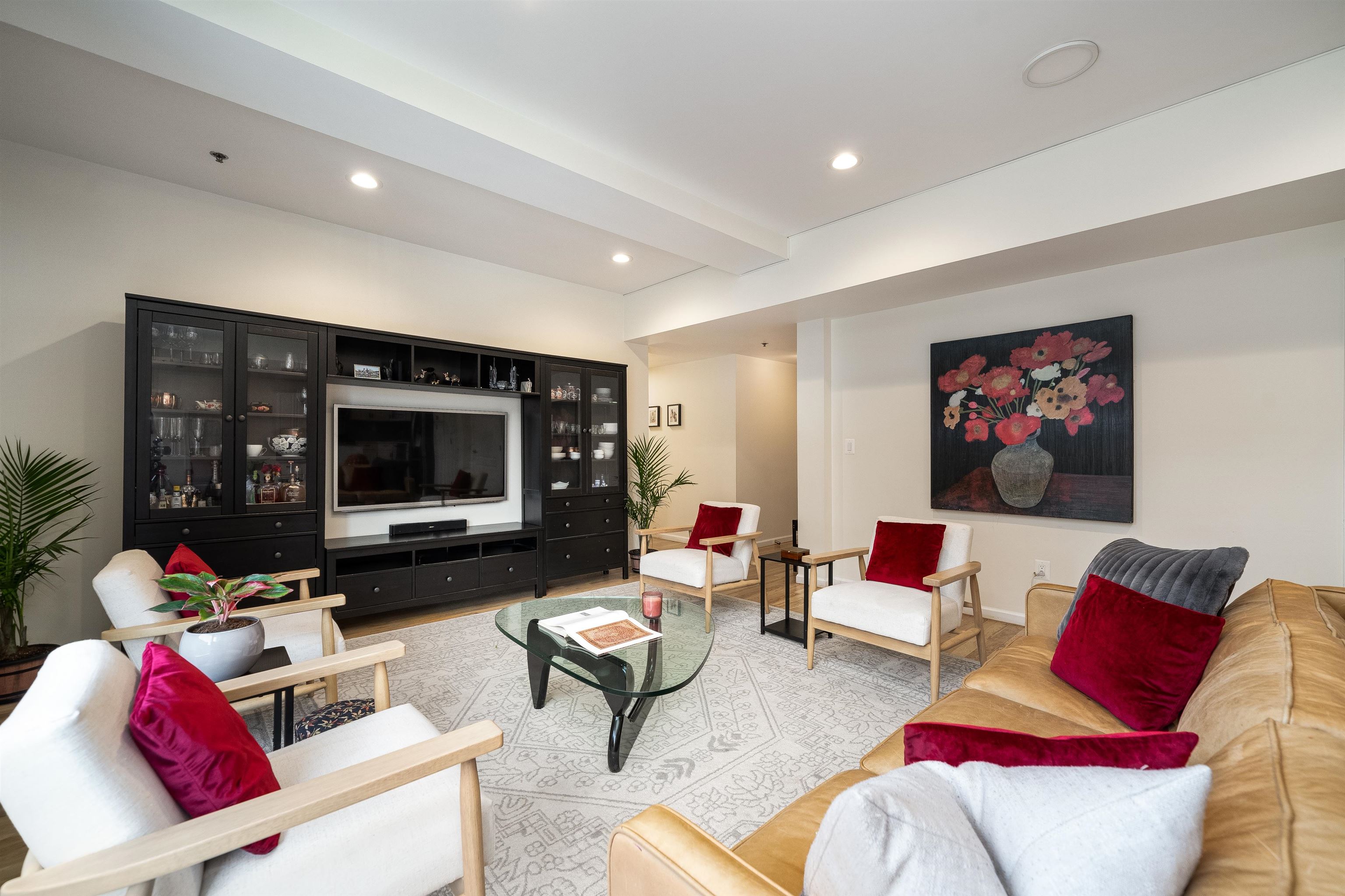109 JACKSON ST Unit: 4C