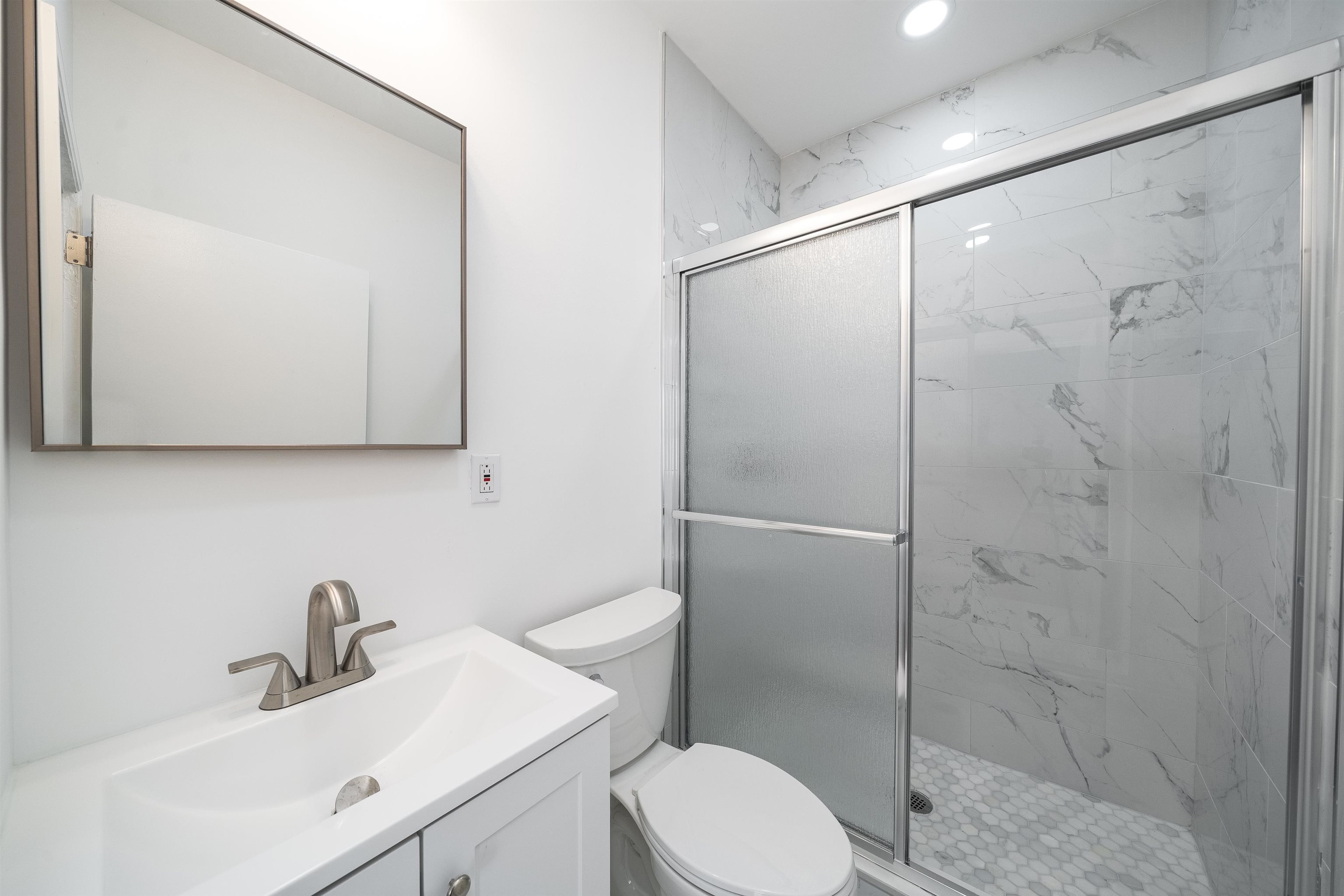 601 WILLOW AVE Unit: 3R