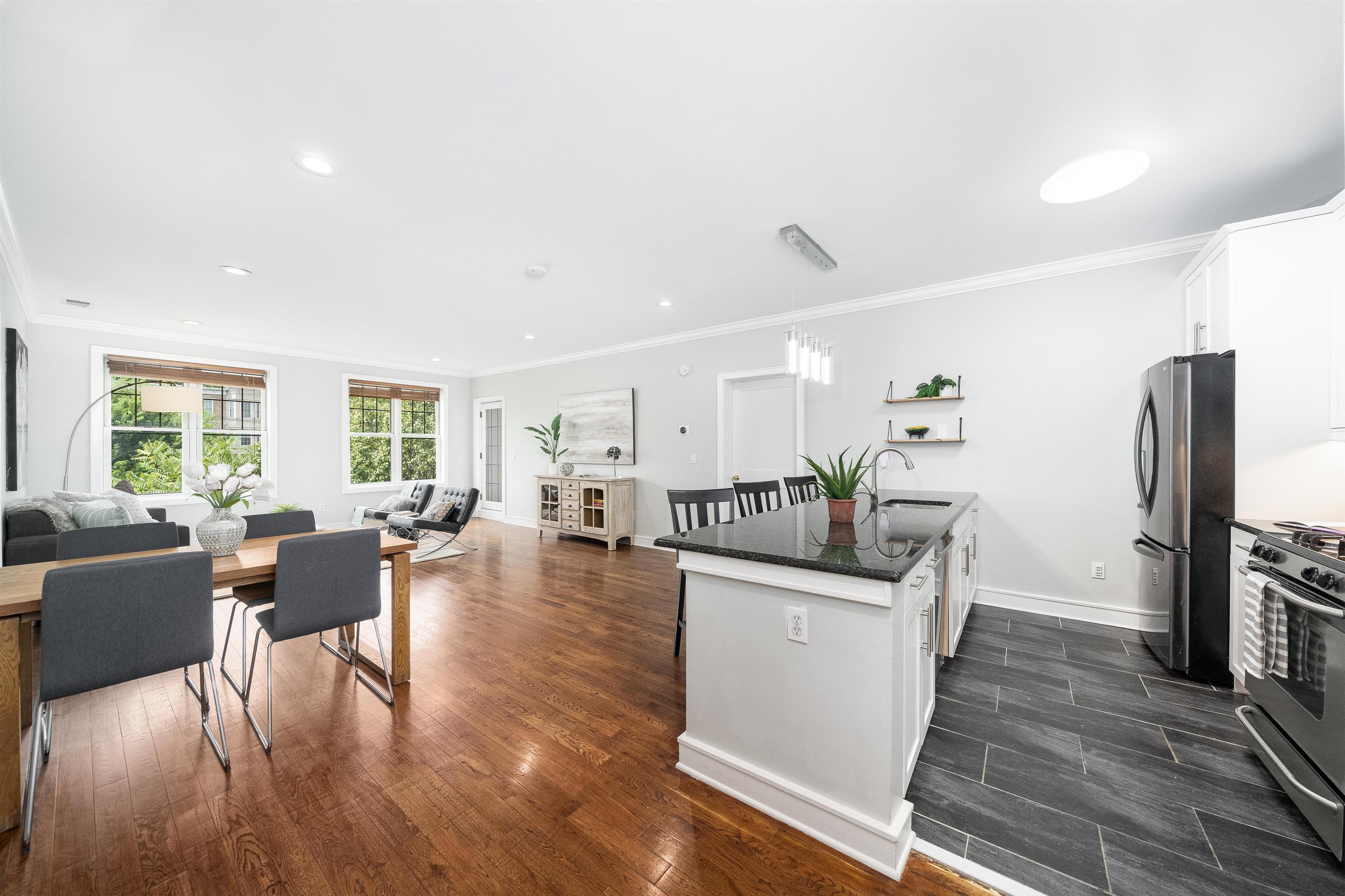 624 MONROE ST Unit: 3B
