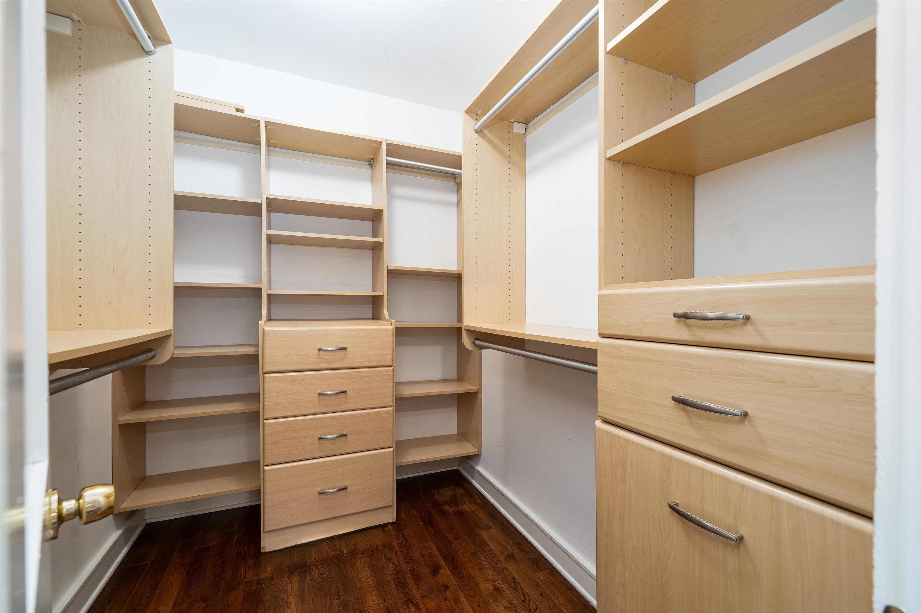 624 MONROE ST Unit: 3B