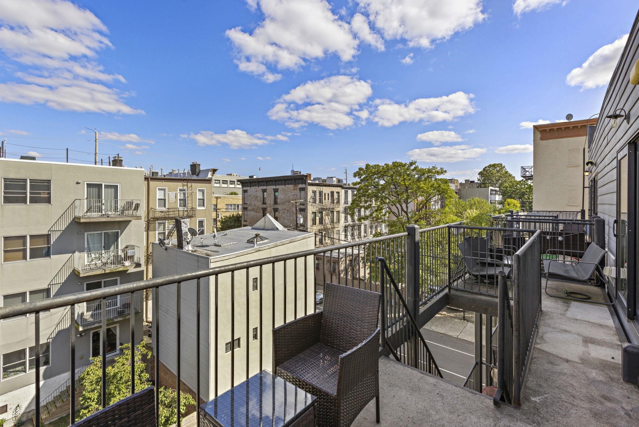403 MONROE ST Unit: 4L