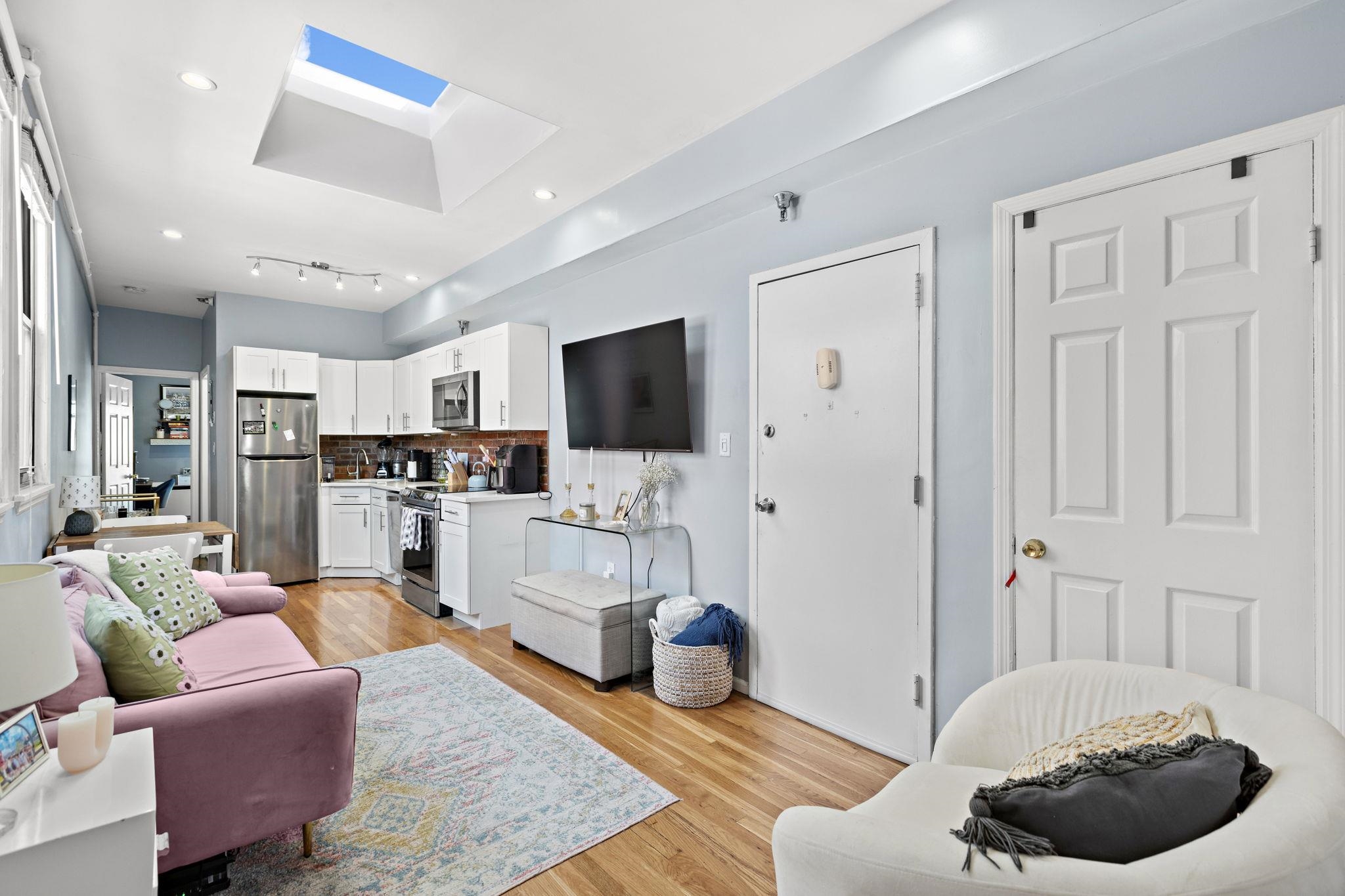 403 MONROE ST Unit: 4L