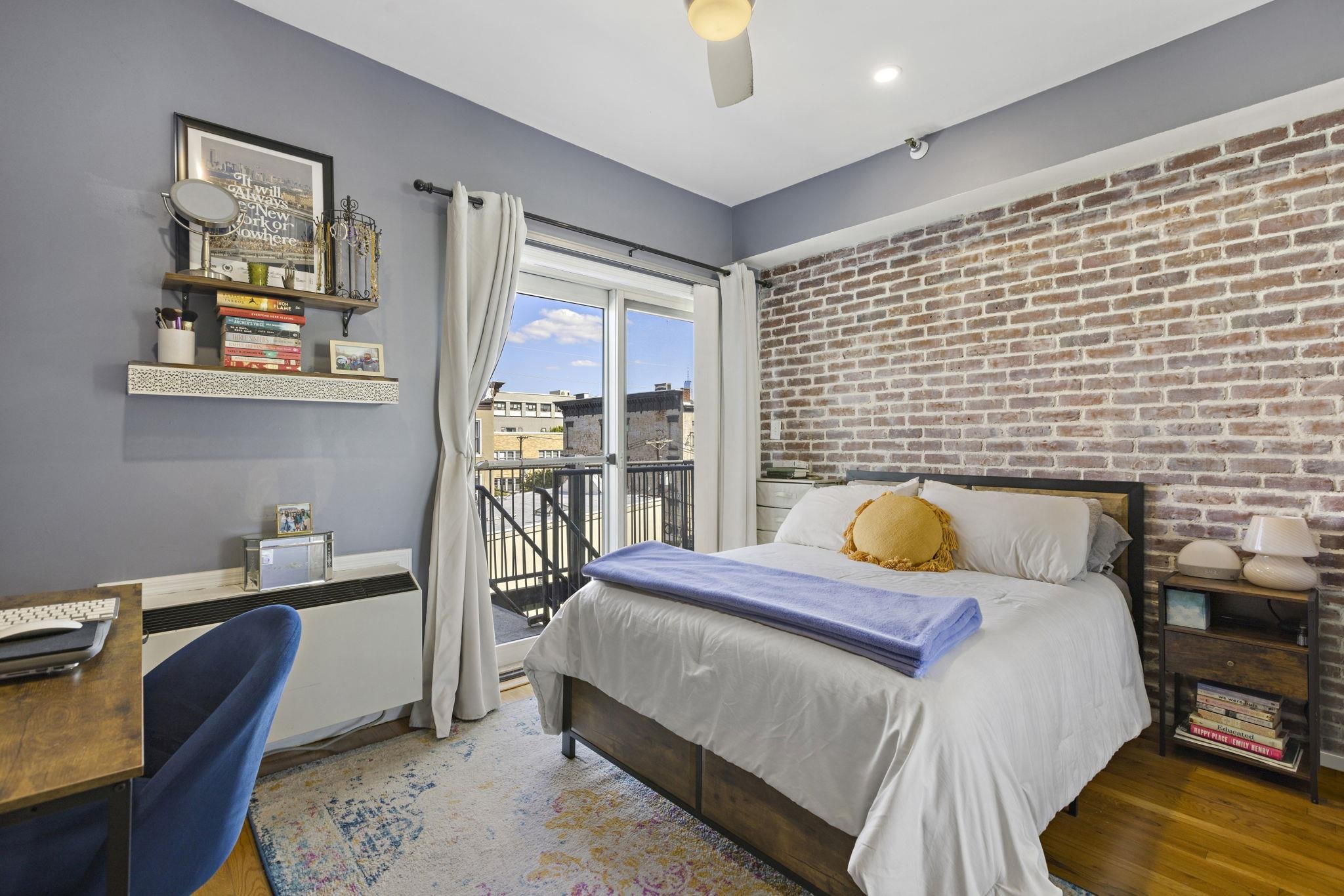 403 MONROE ST Unit: 4L