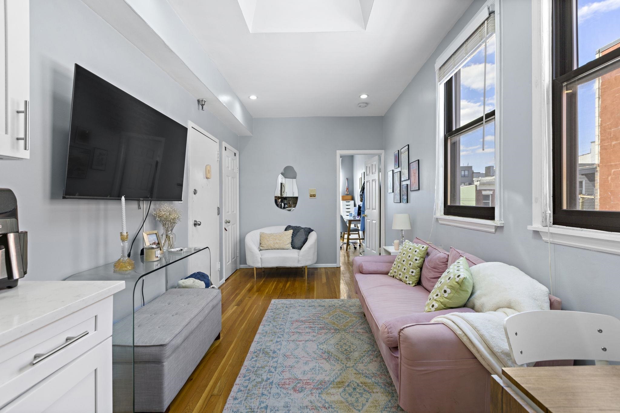 403 MONROE ST Unit: 4L