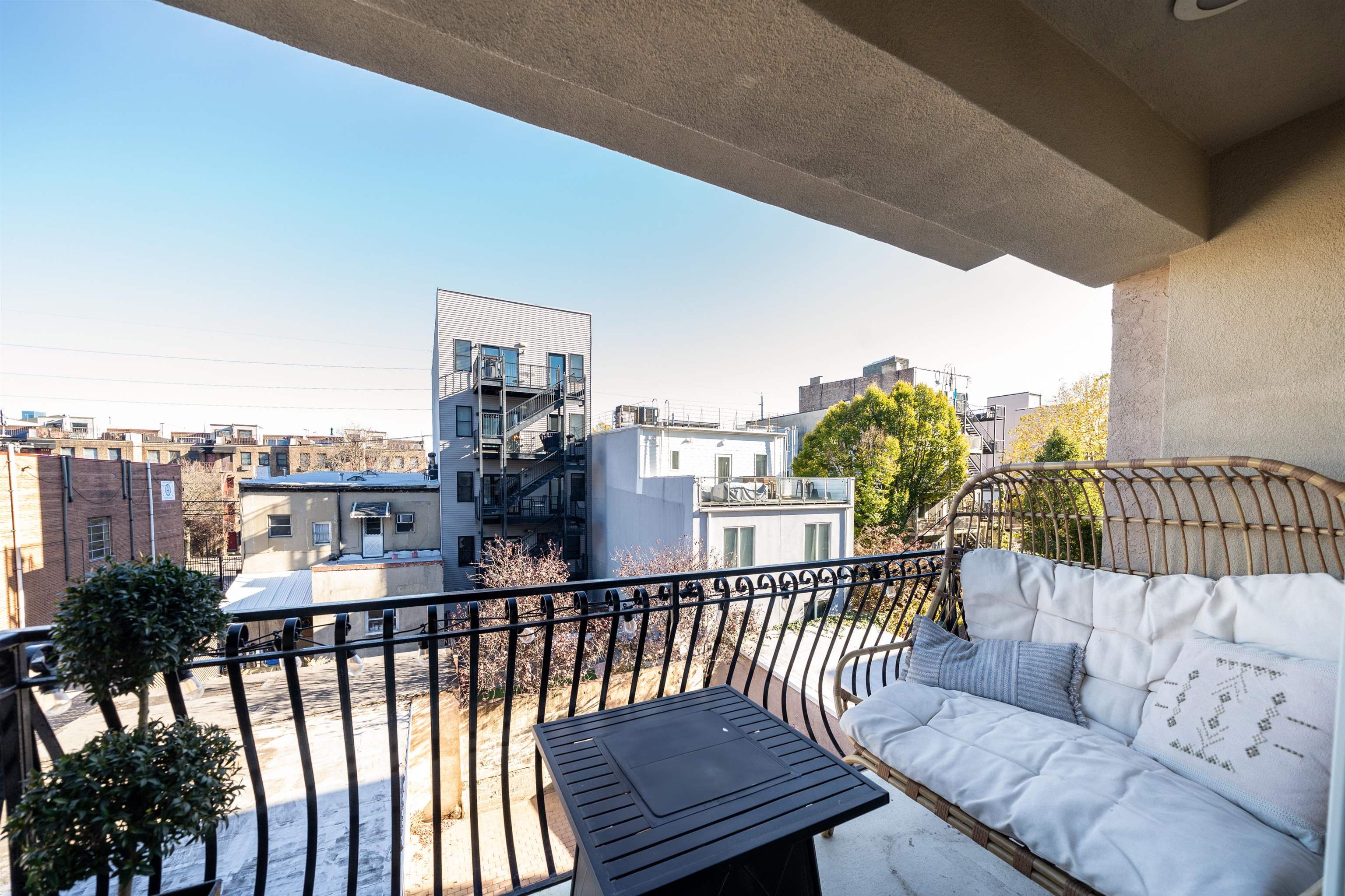 621 MONROE ST Unit: 4B
