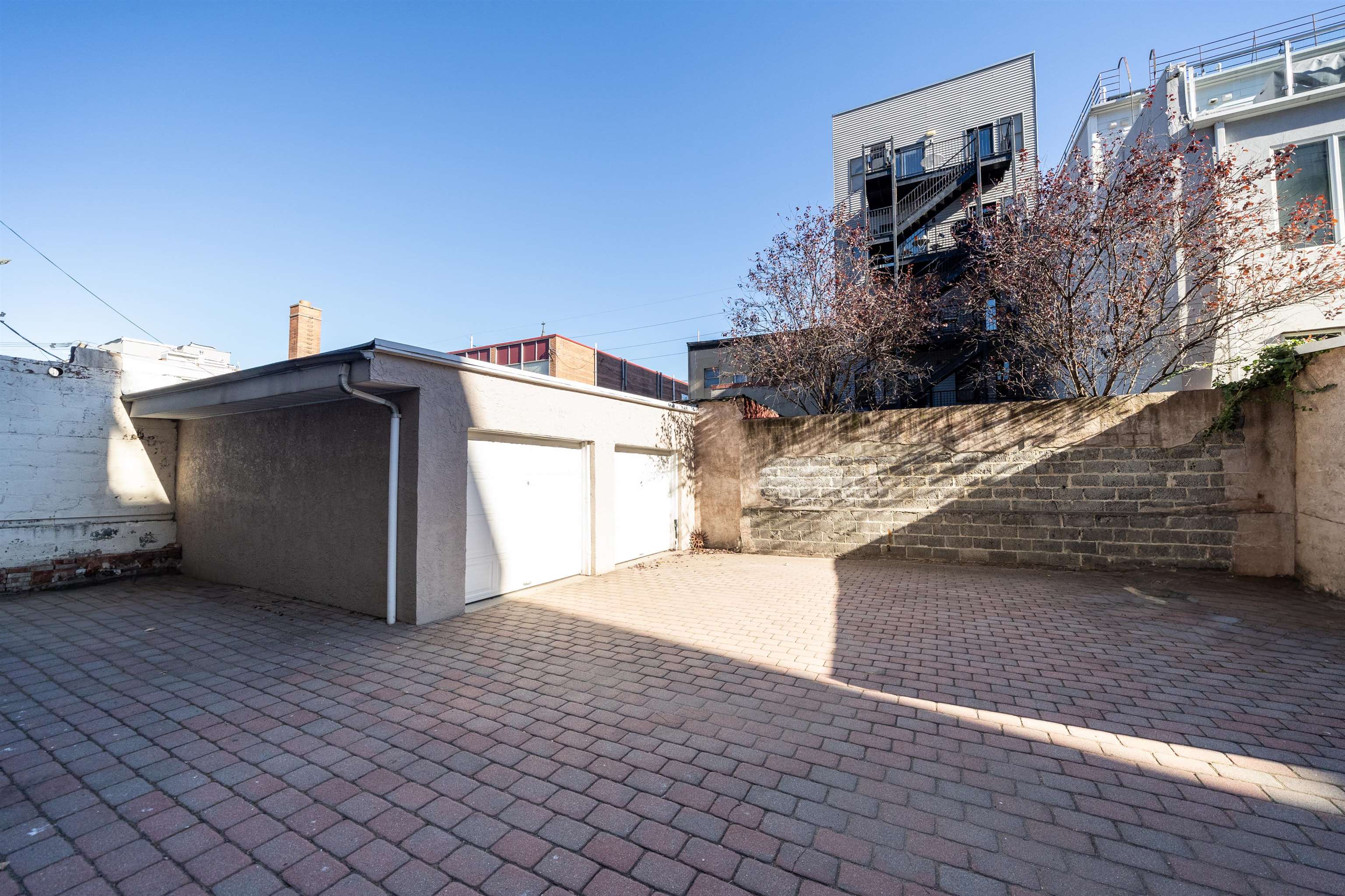 621 MONROE ST Unit: 4B