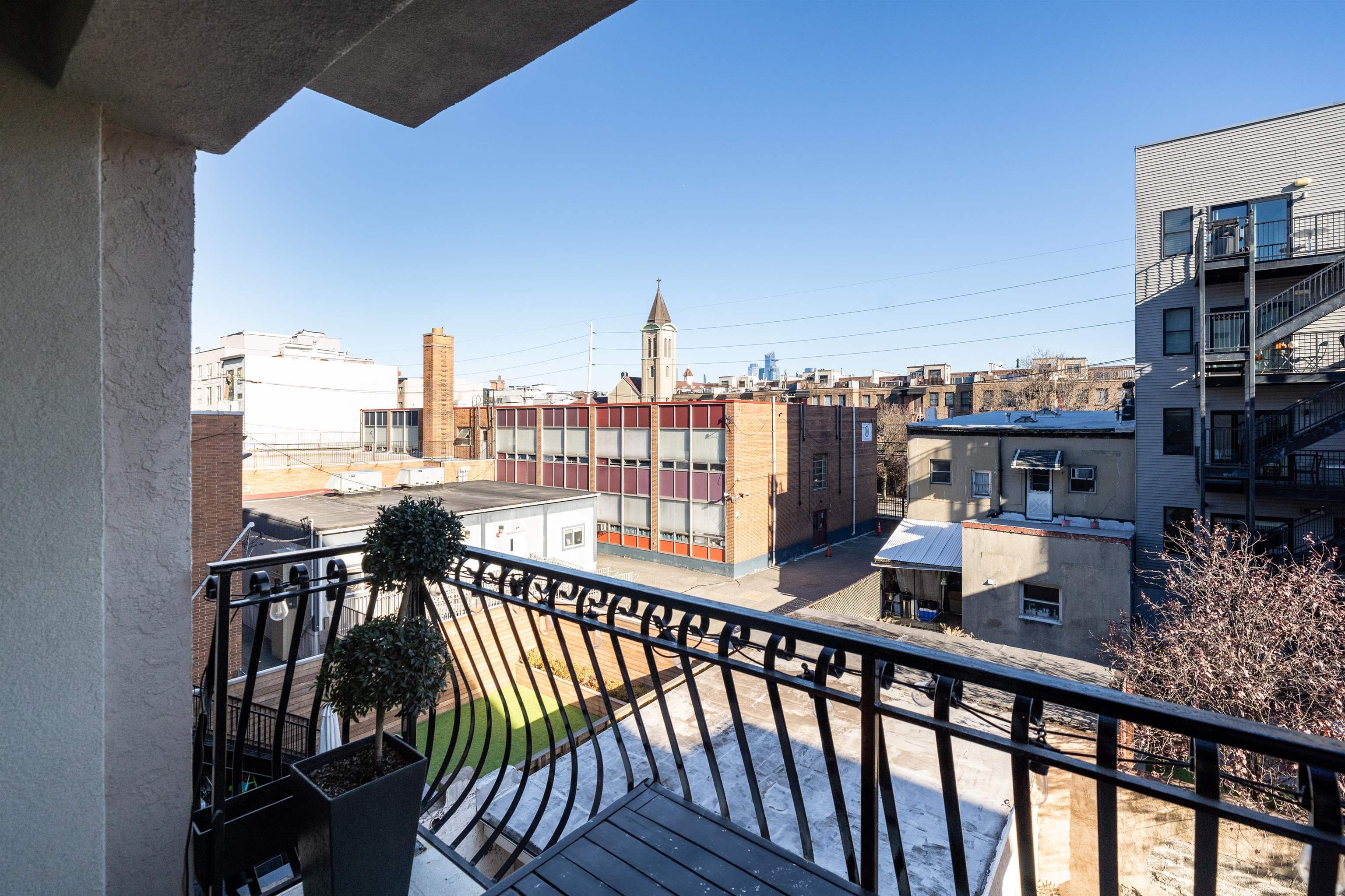621 MONROE ST Unit: 4B