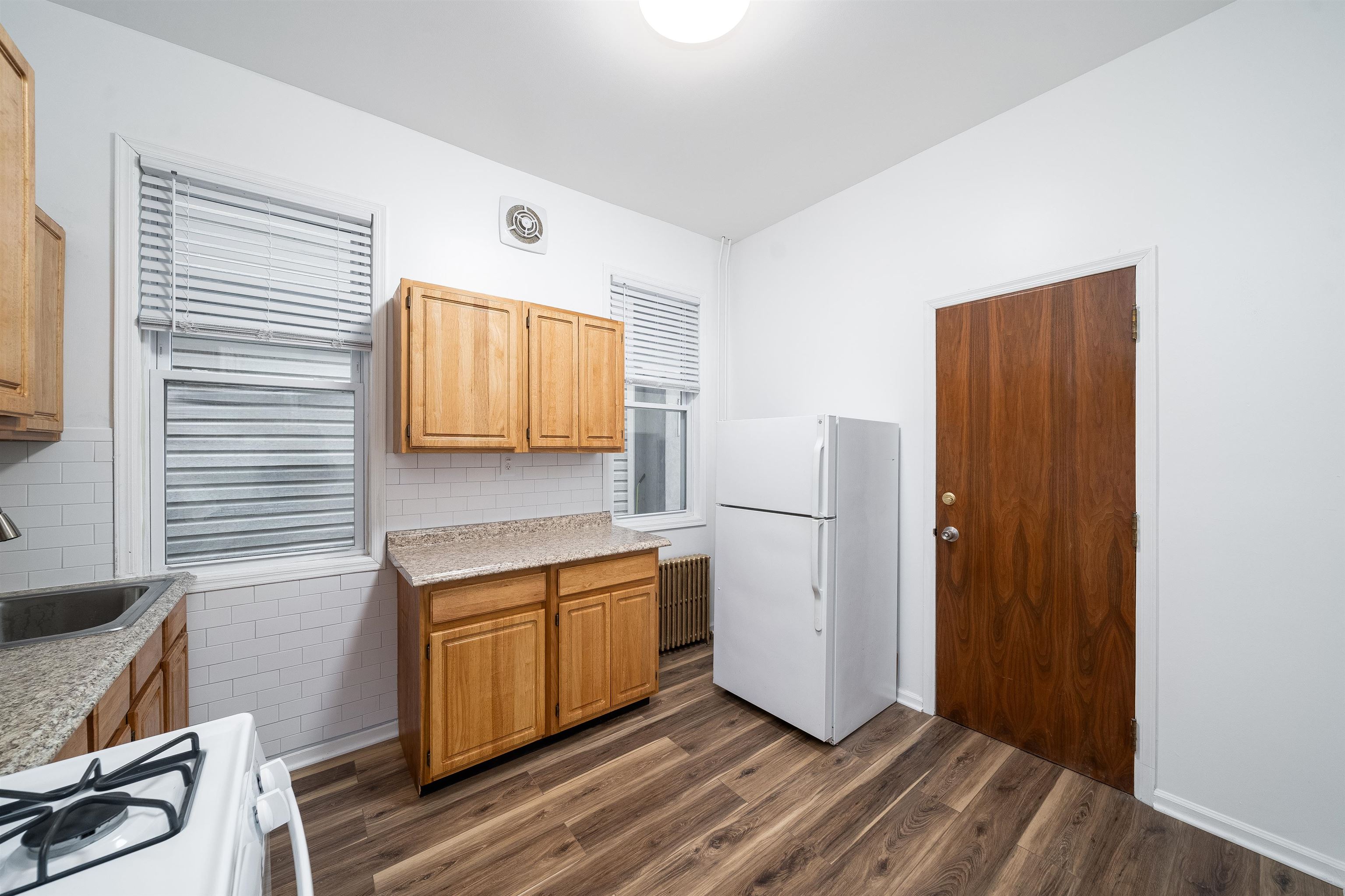 345 OGDEN AVE Unit: FIRST FLOOR