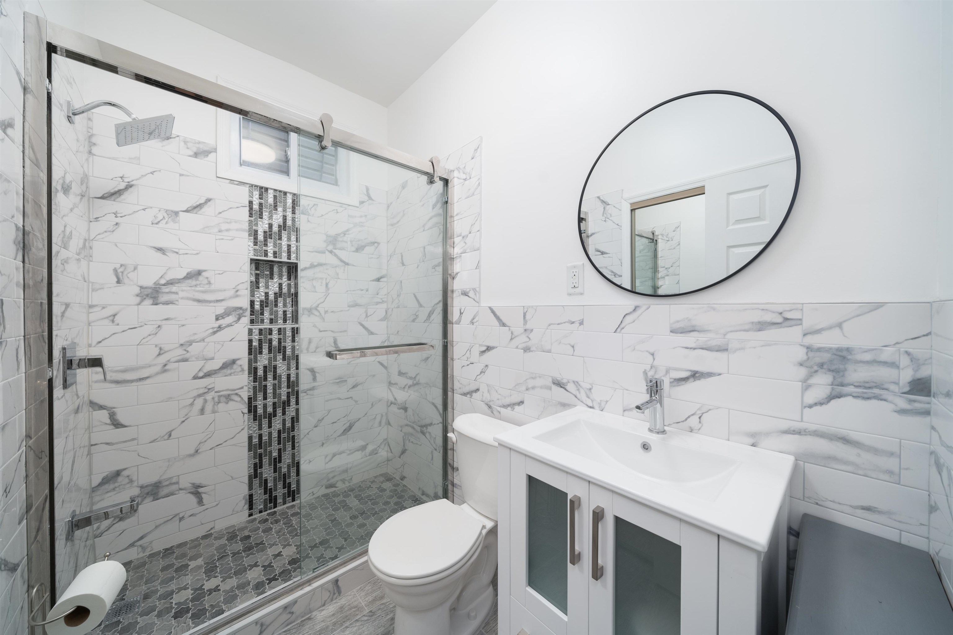 345 OGDEN AVE Unit: FIRST FLOOR